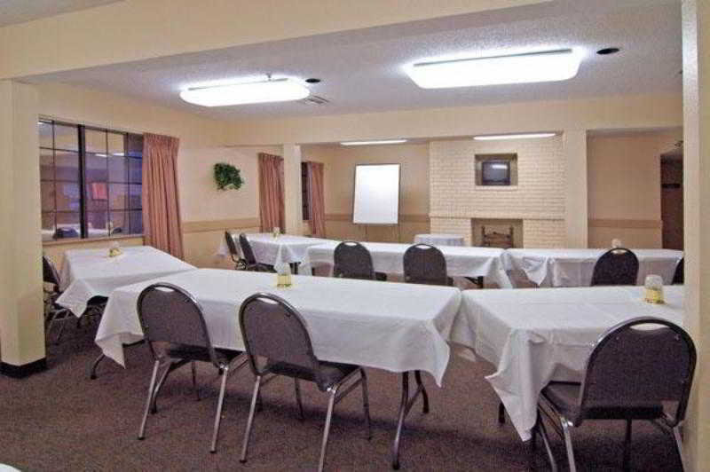 Days Inn by Wyndham College Station University Drive