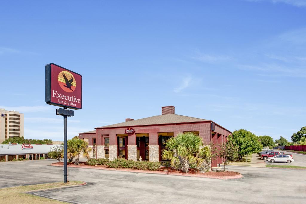 Days Inn by Wyndham College Station University Drive