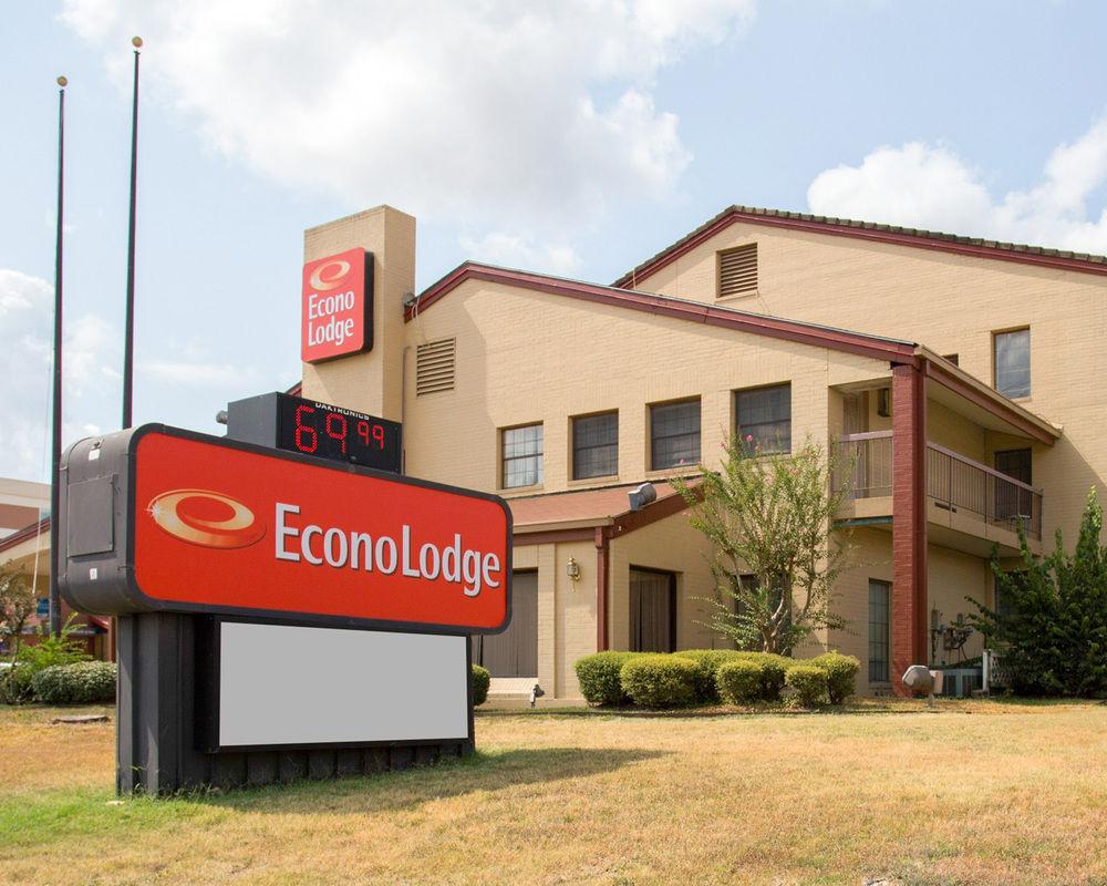 Days Inn by Wyndham College Station University Drive