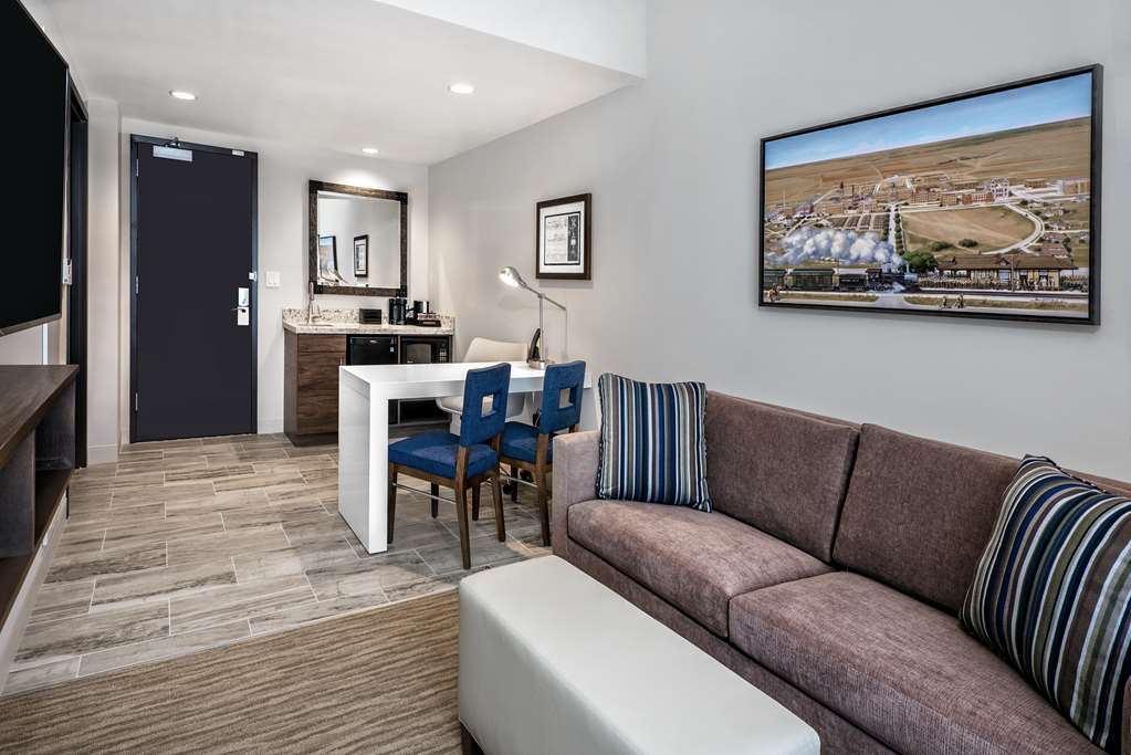 Embassy Suites By Hilton College Station