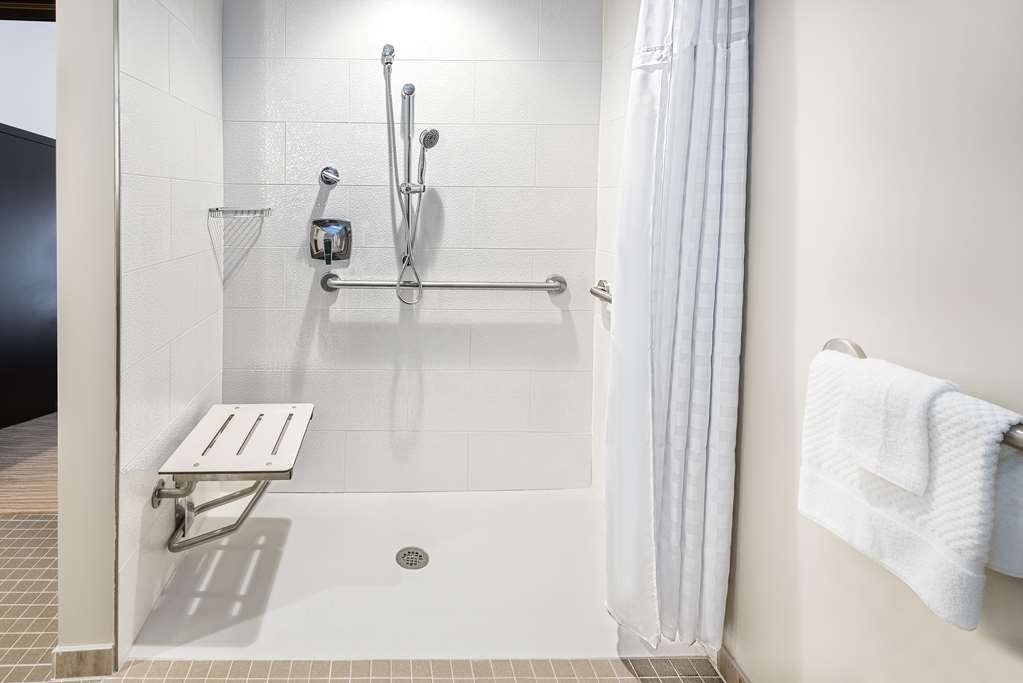 Embassy Suites By Hilton College Station