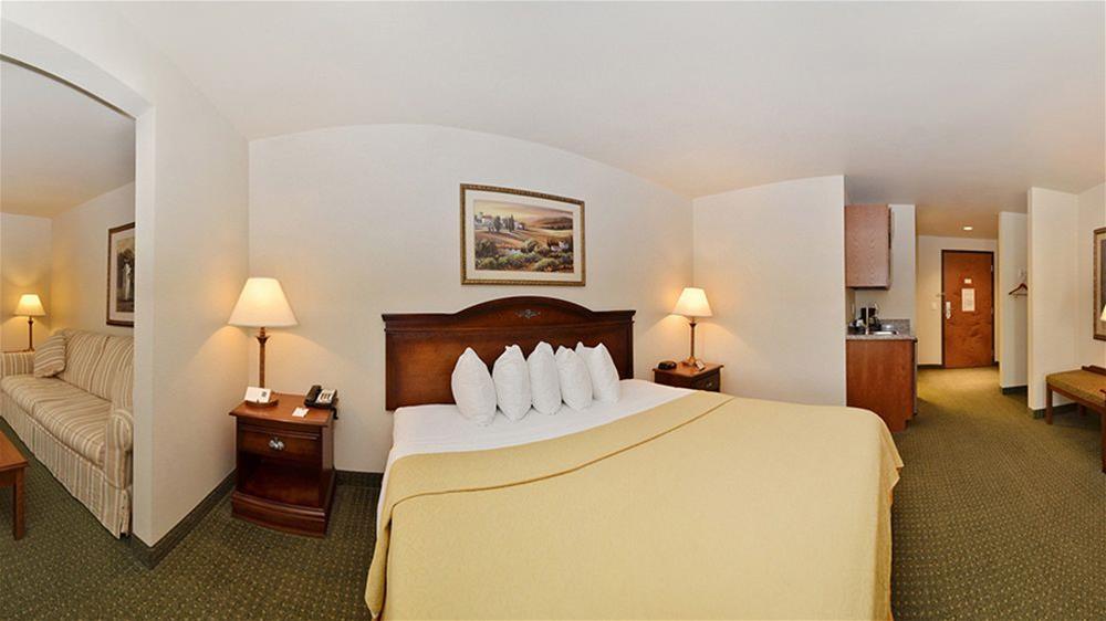 Wingate by Wyndham College Station TX