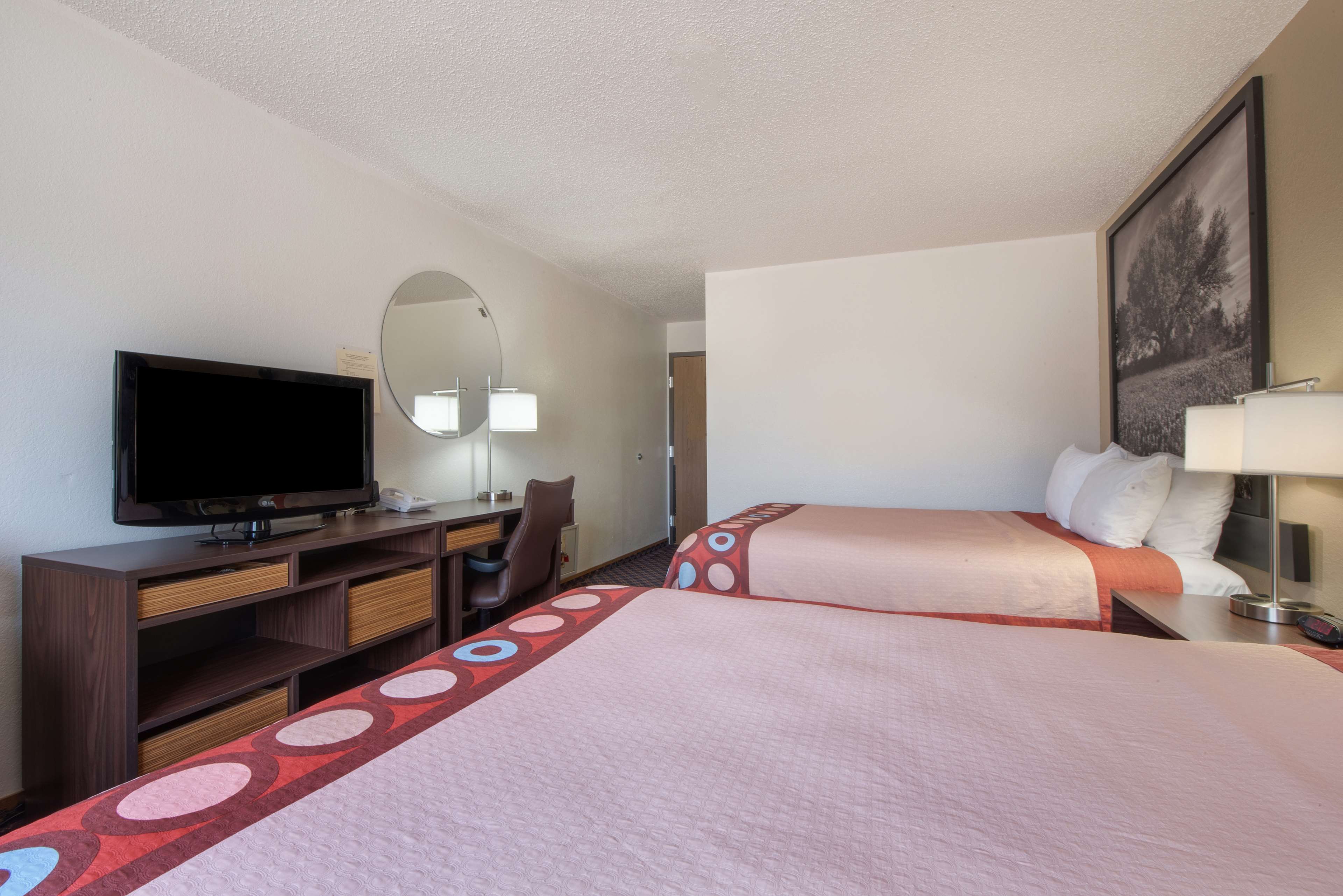 Super 8 by Wyndham College Station