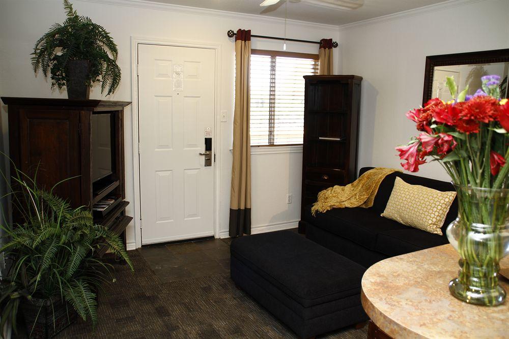 Vineyard Court Designer Suites
