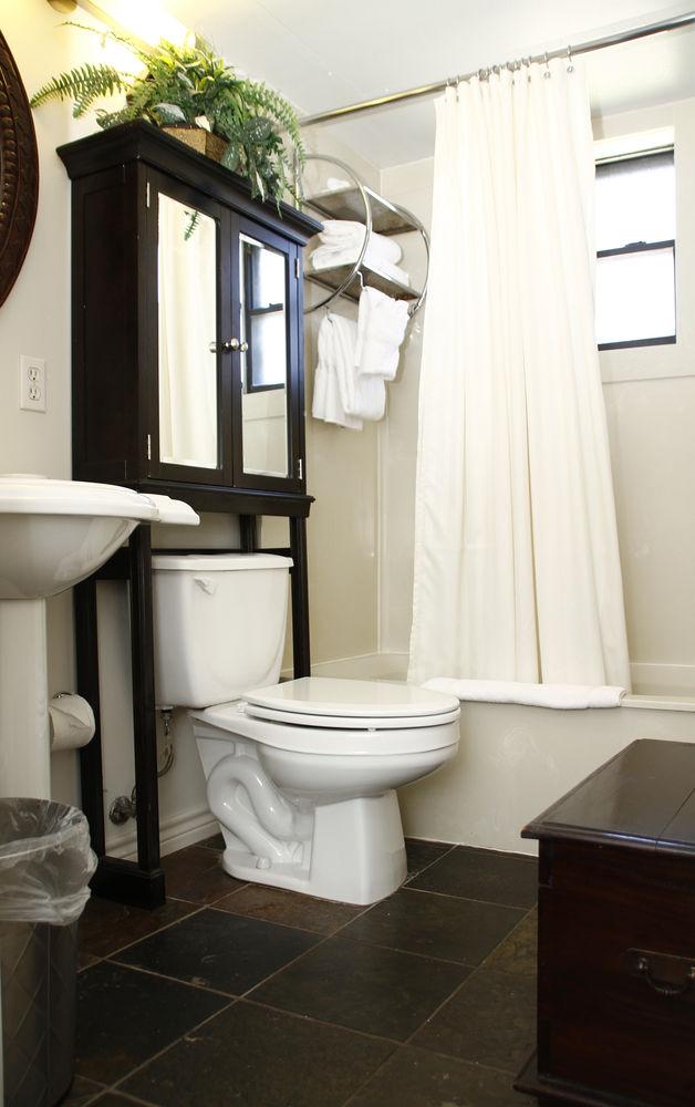 Vineyard Court Designer Suites