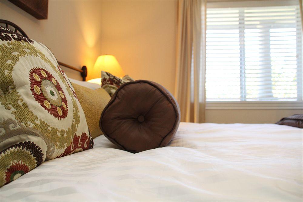 Vineyard Court Designer Suites