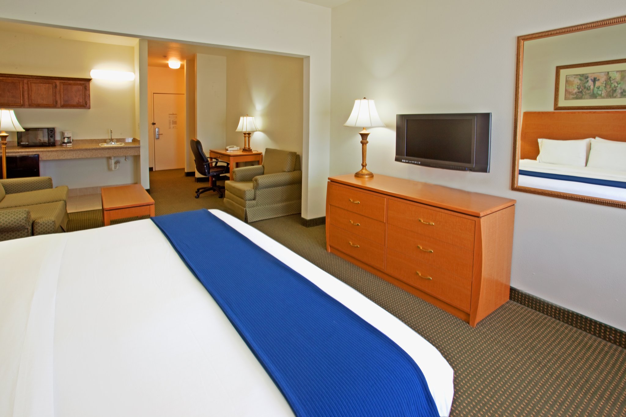 Holiday Inn Express & Suites Columbus