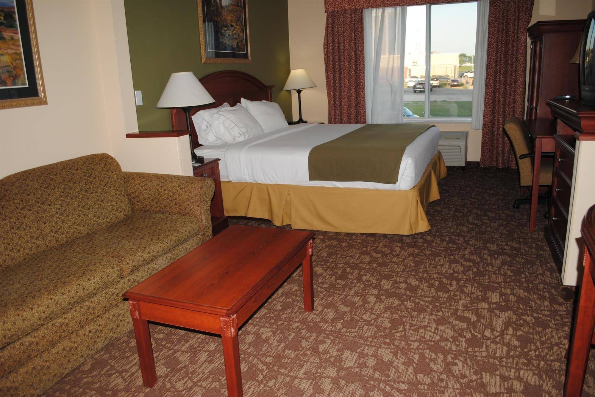 Magnuson Hotel Commerce