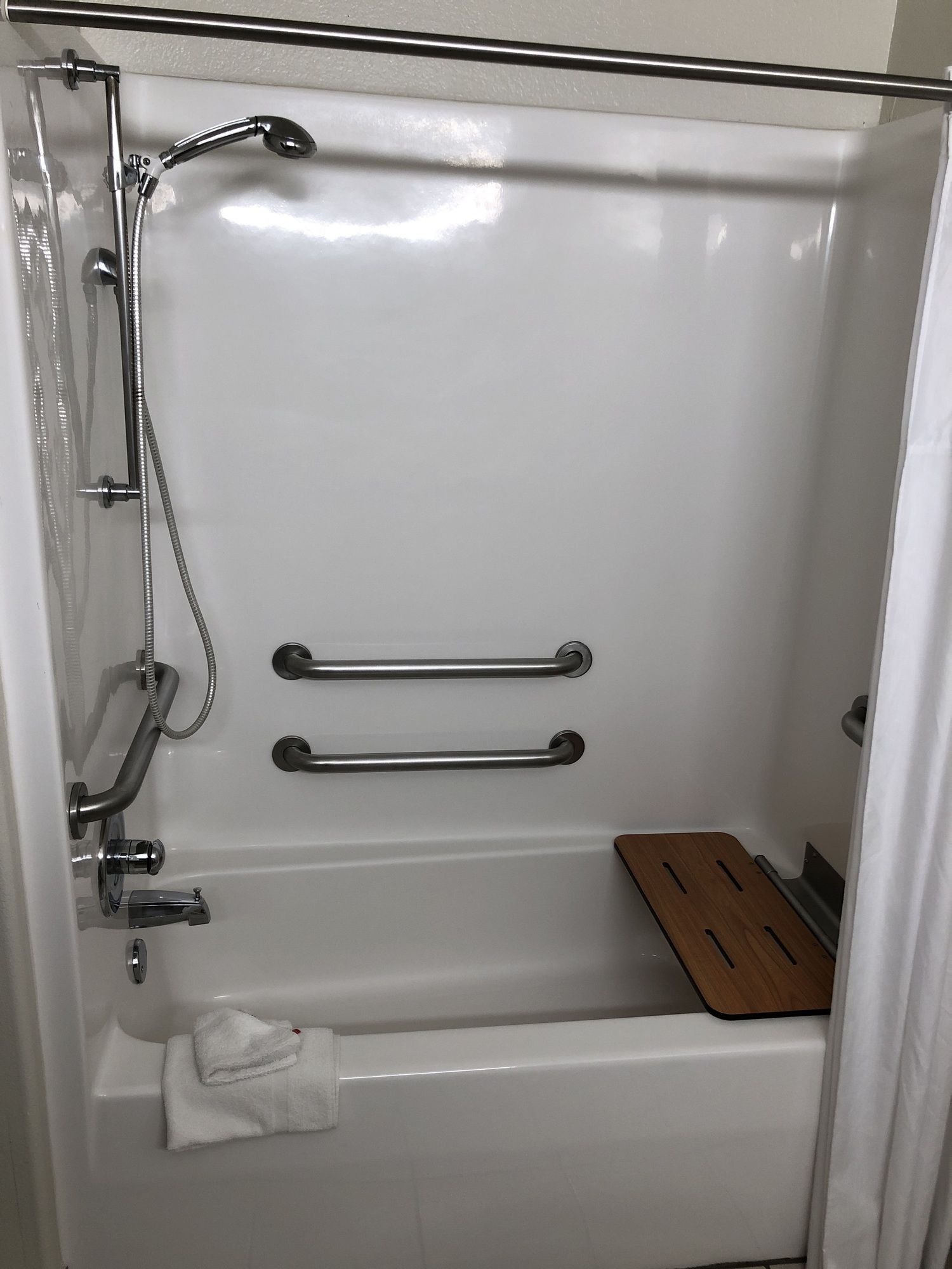 Days Inn & Suites by Wyndham Conroe North
