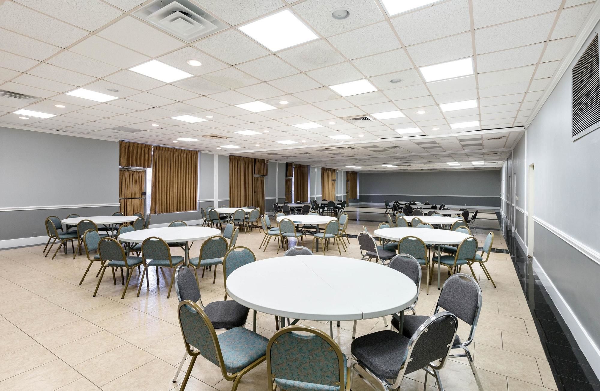 Hotel Elev8