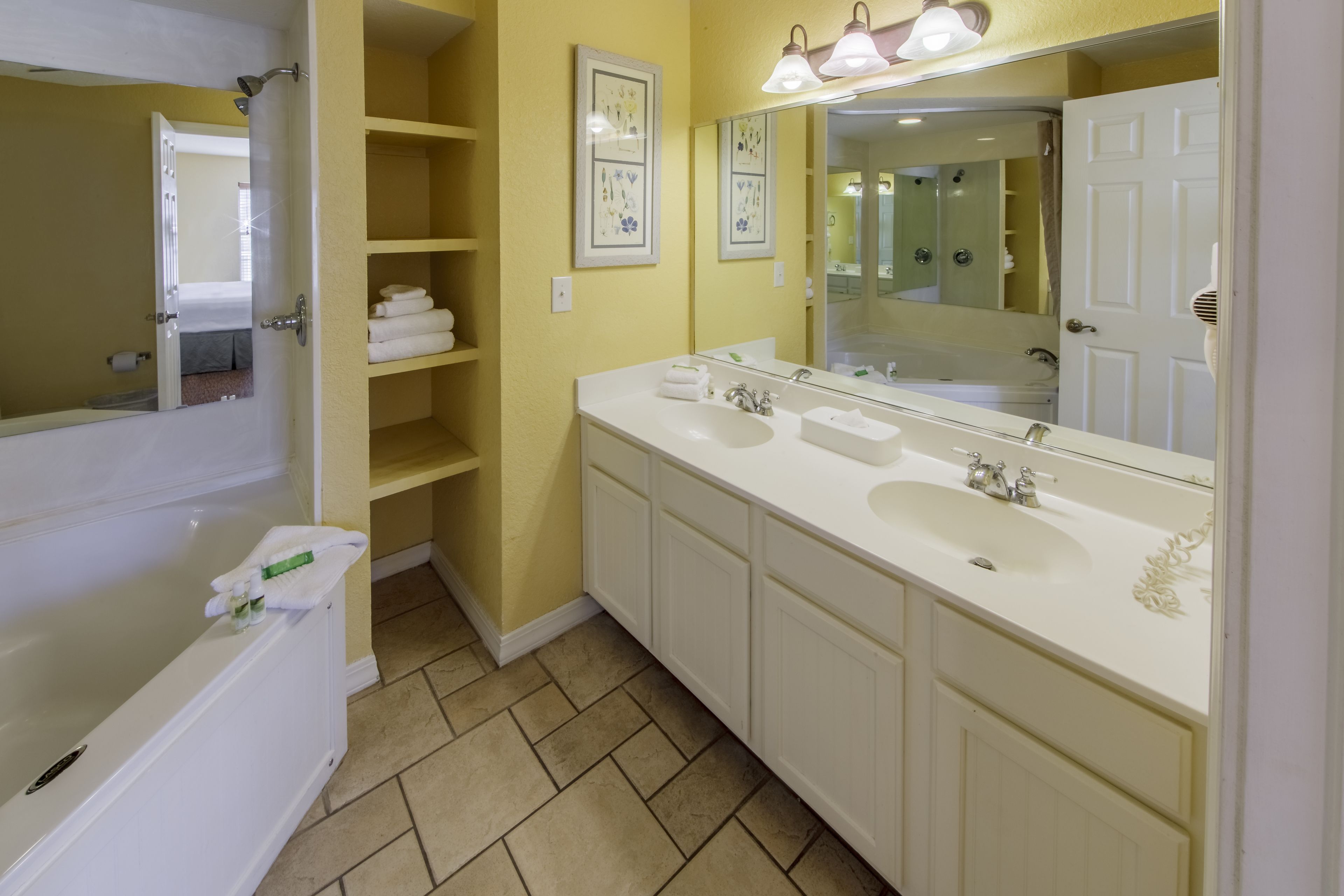 Holiday Inn Club Vacations Piney Shores Resort