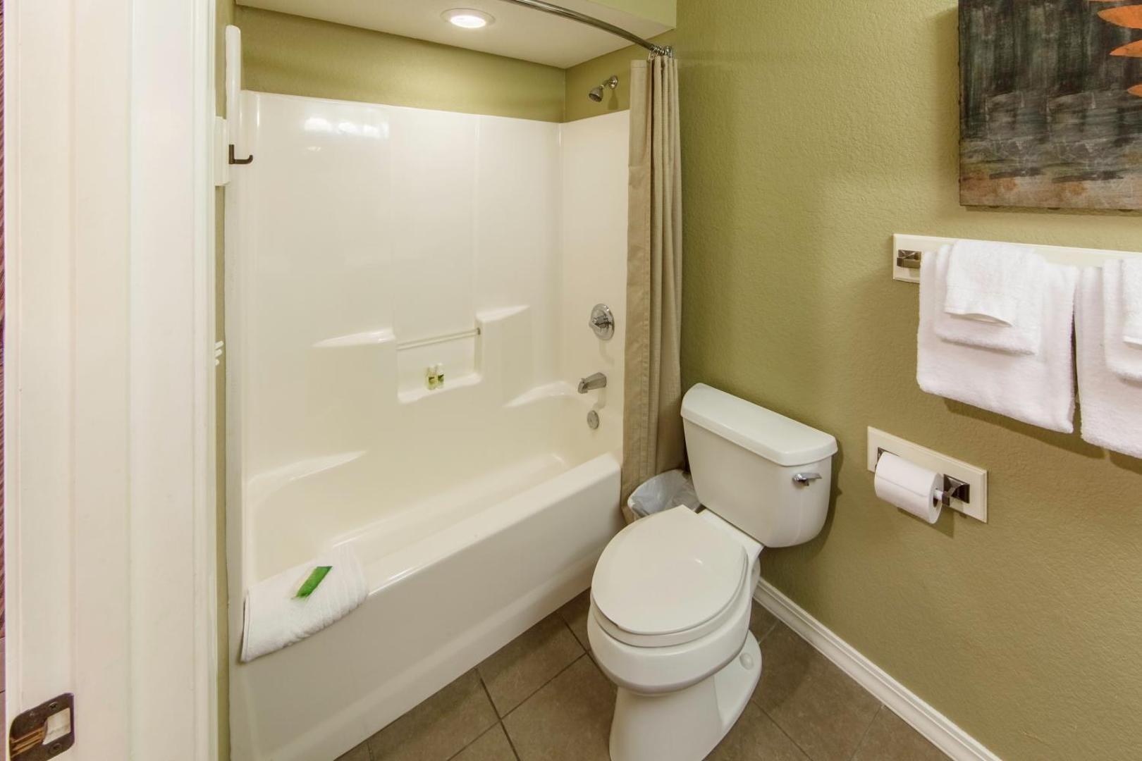 Holiday Inn Club Vacations Piney Shores Resort