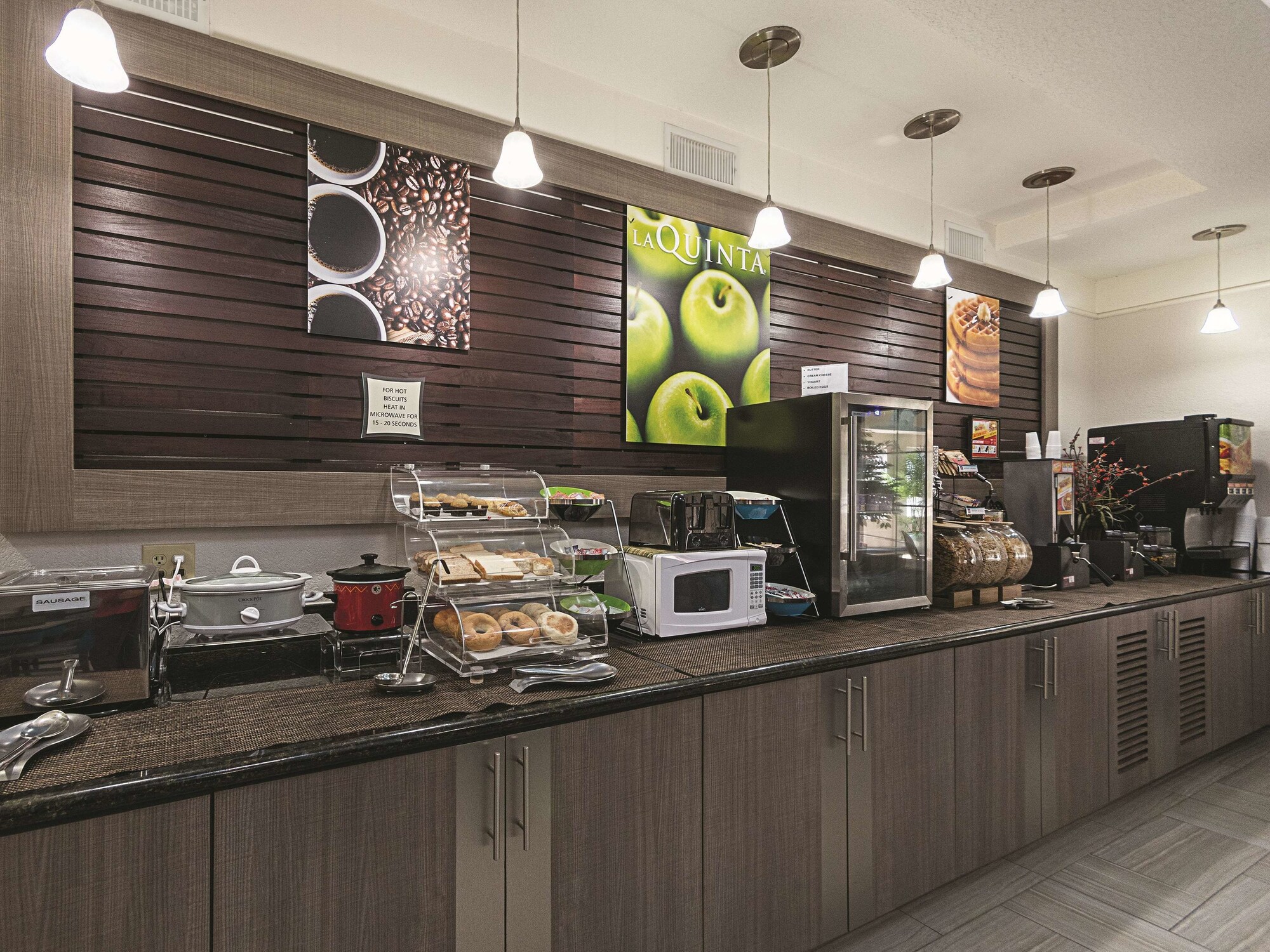 La Quinta Inn & Suites by Wyndham Conroe