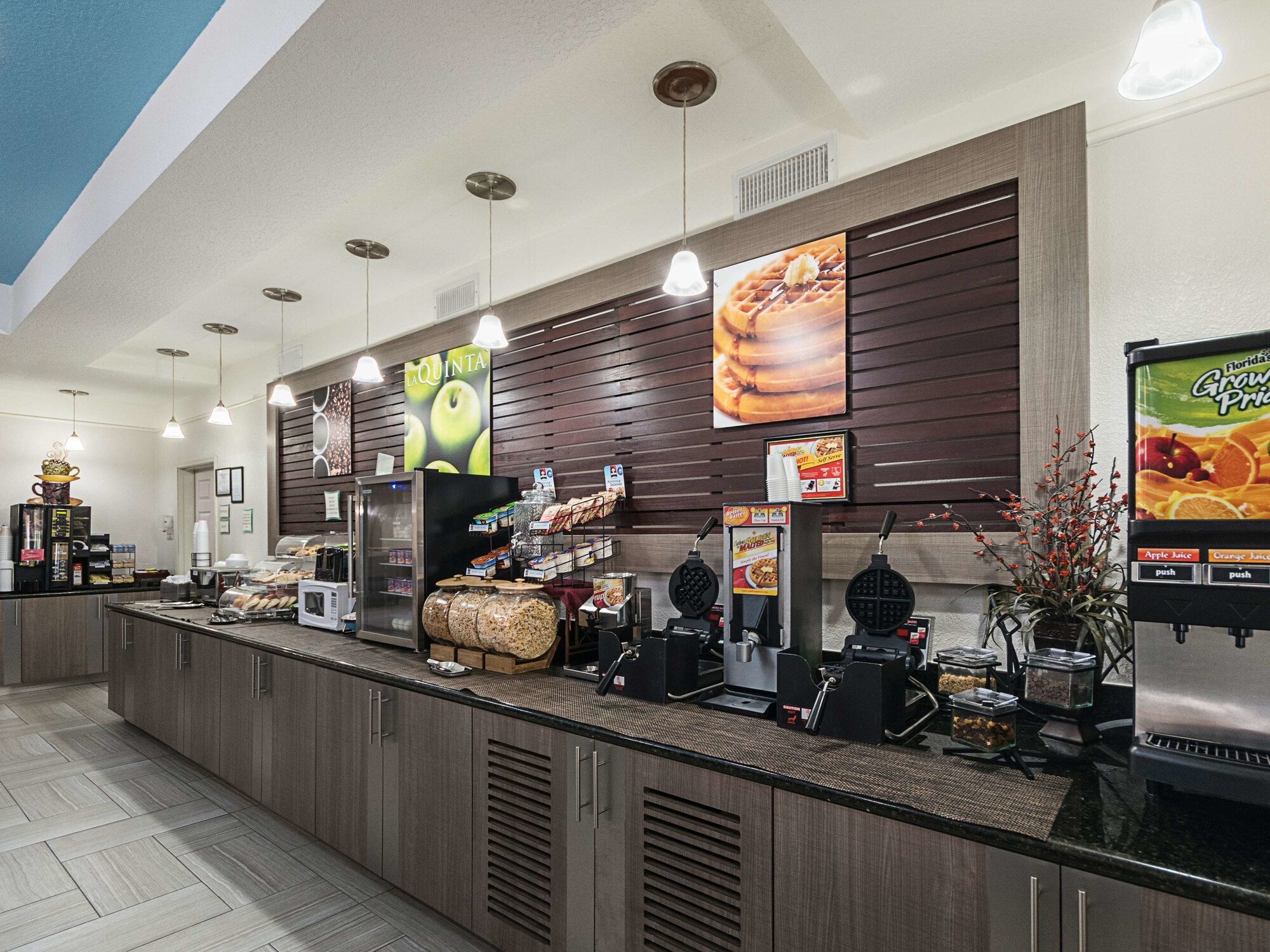 La Quinta Inn & Suites by Wyndham Conroe