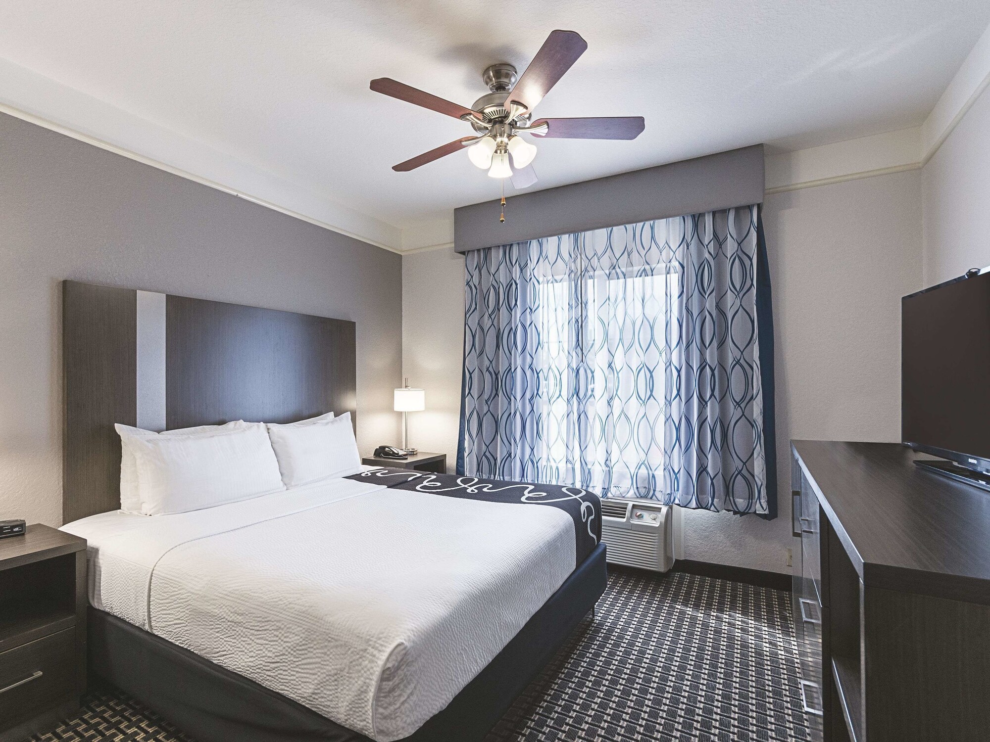 La Quinta Inn & Suites by Wyndham Conroe