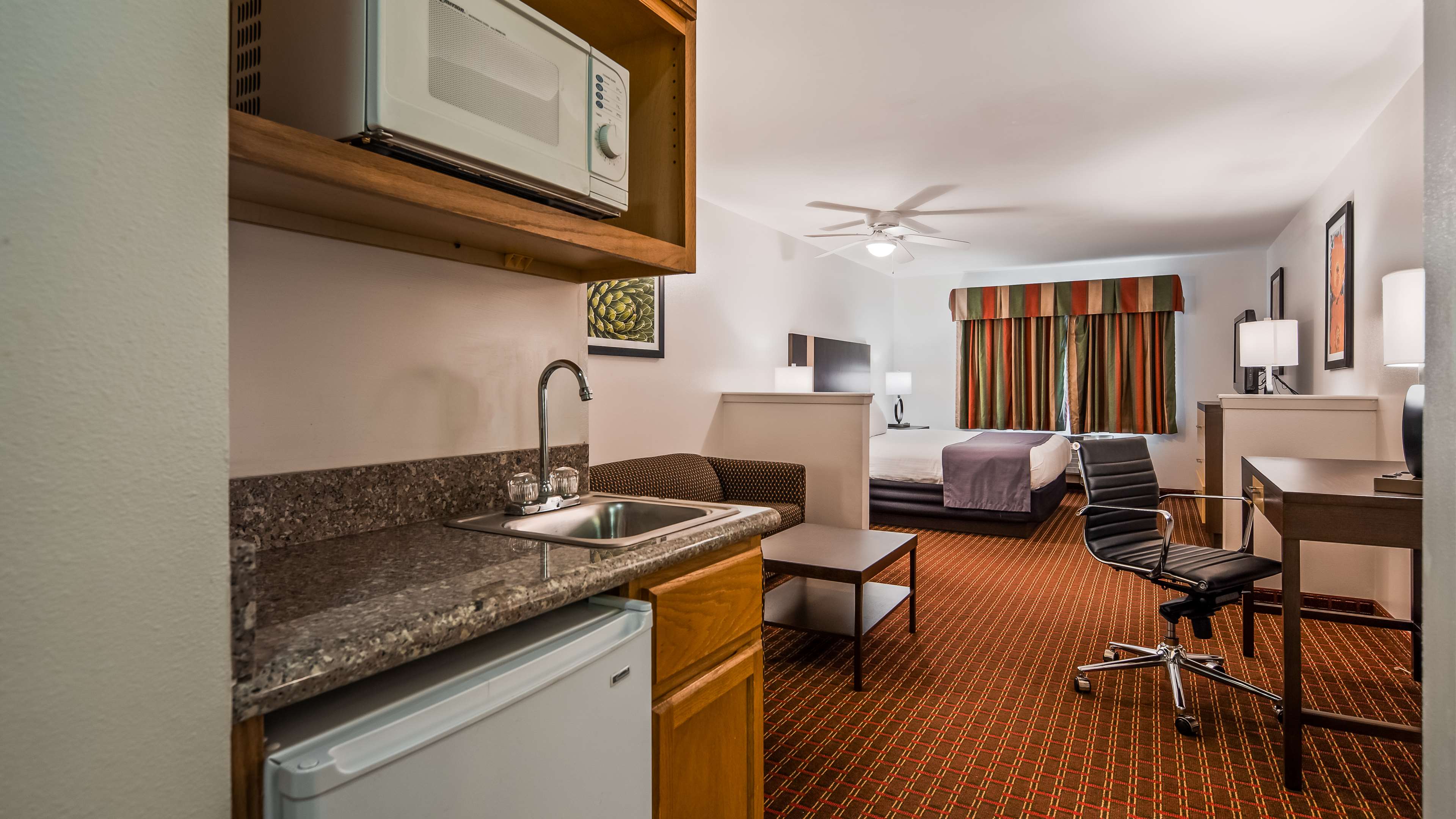 Best Western Inn & Suites