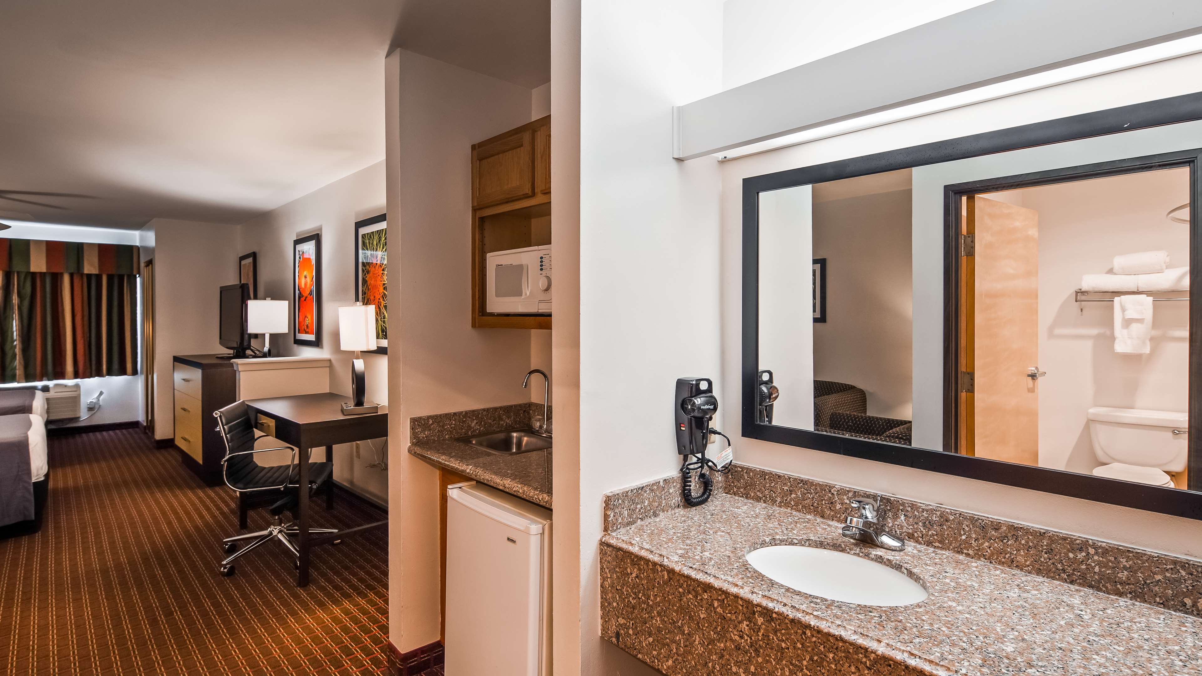 Best Western Inn & Suites