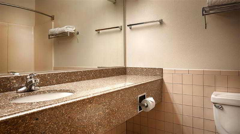 Best Western Inn & Suites