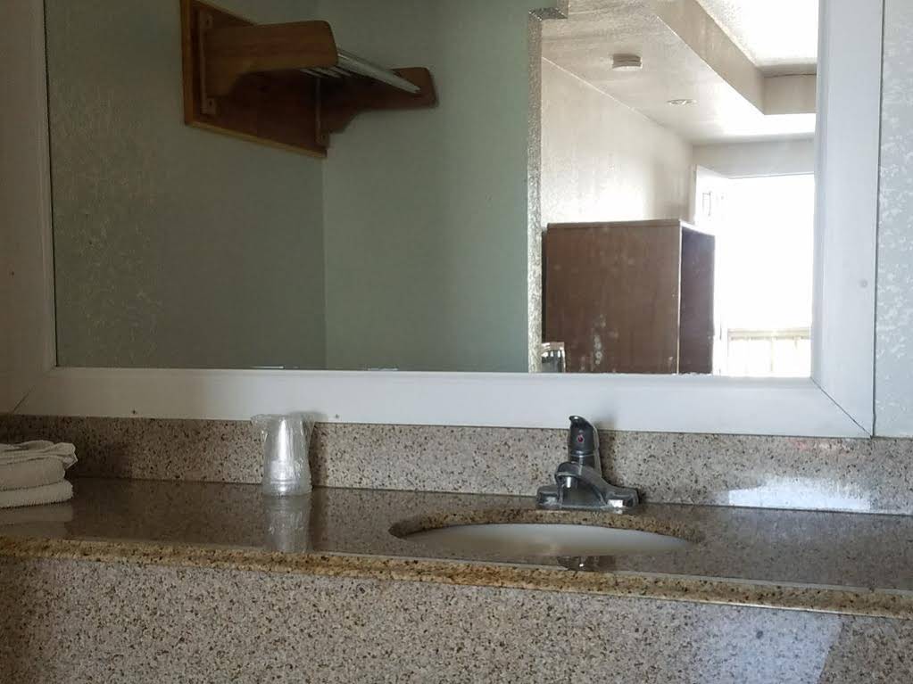 Budget Inn By OYO Corpus Christi Beach