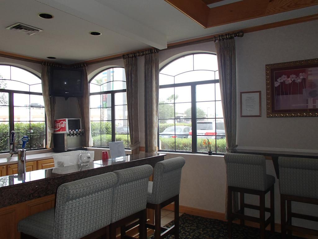 Days Inn & Suites by Wyndham Corpus Christi Central