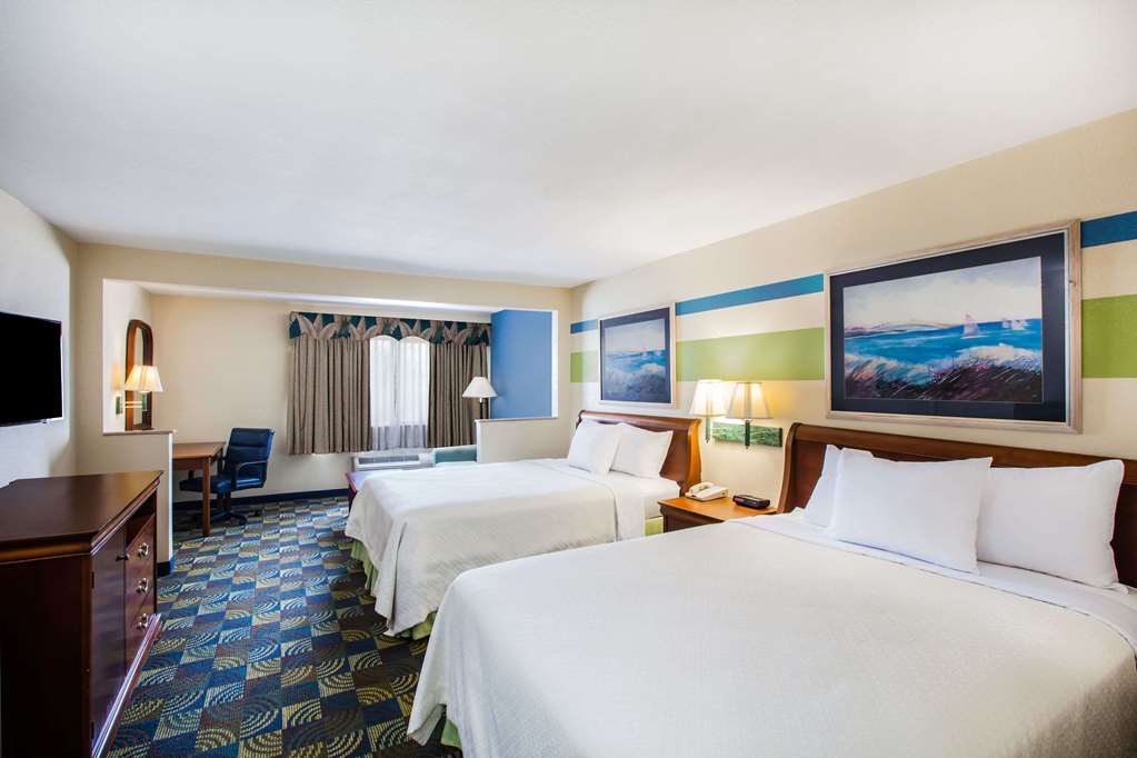 Days Inn & Suites by Wyndham Corpus Christi Central