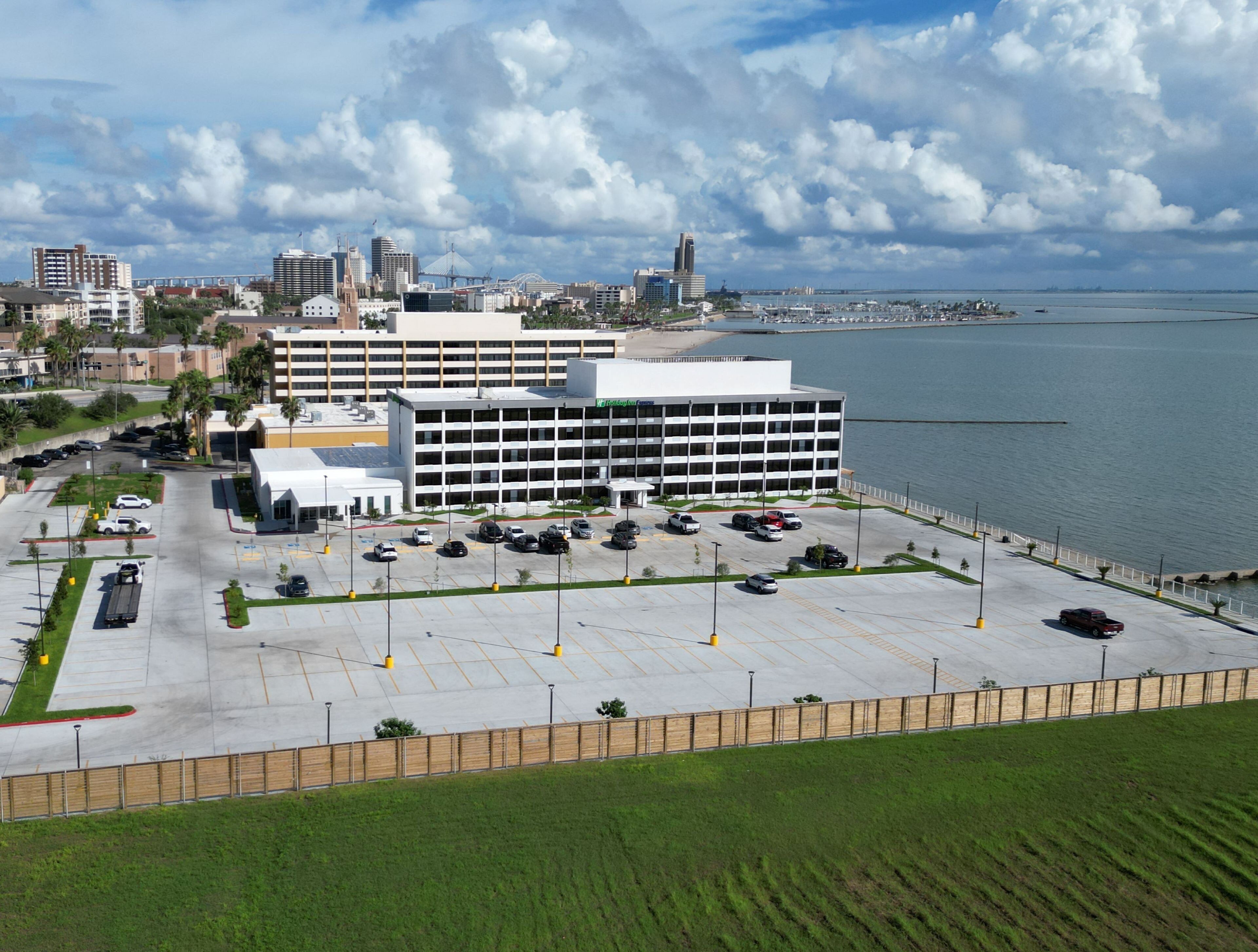 Holiday Inn Express Corpus Christi - Beachfront