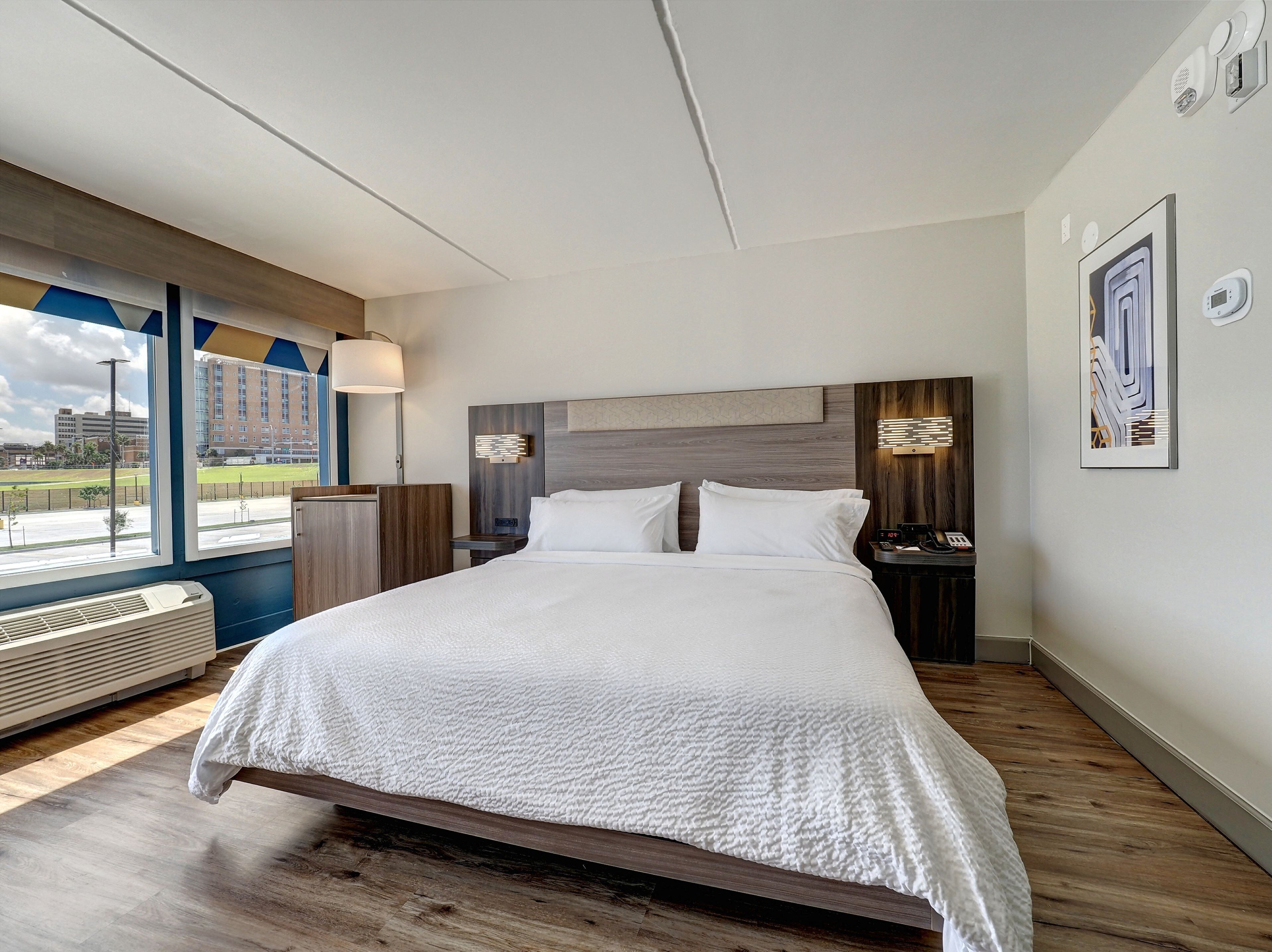 Holiday Inn Express Corpus Christi - Beachfront
