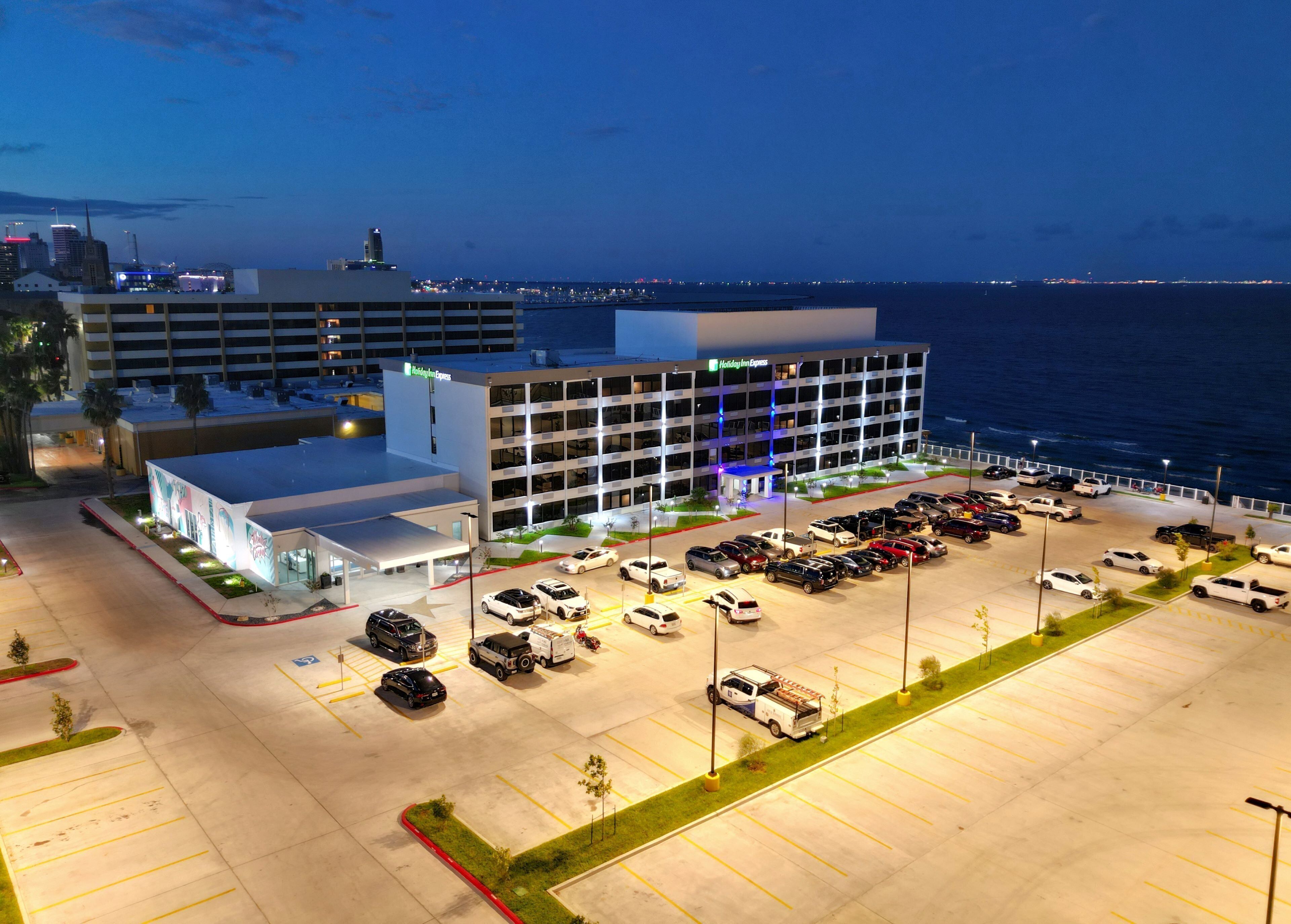 Holiday Inn Express Corpus Christi - Beachfront