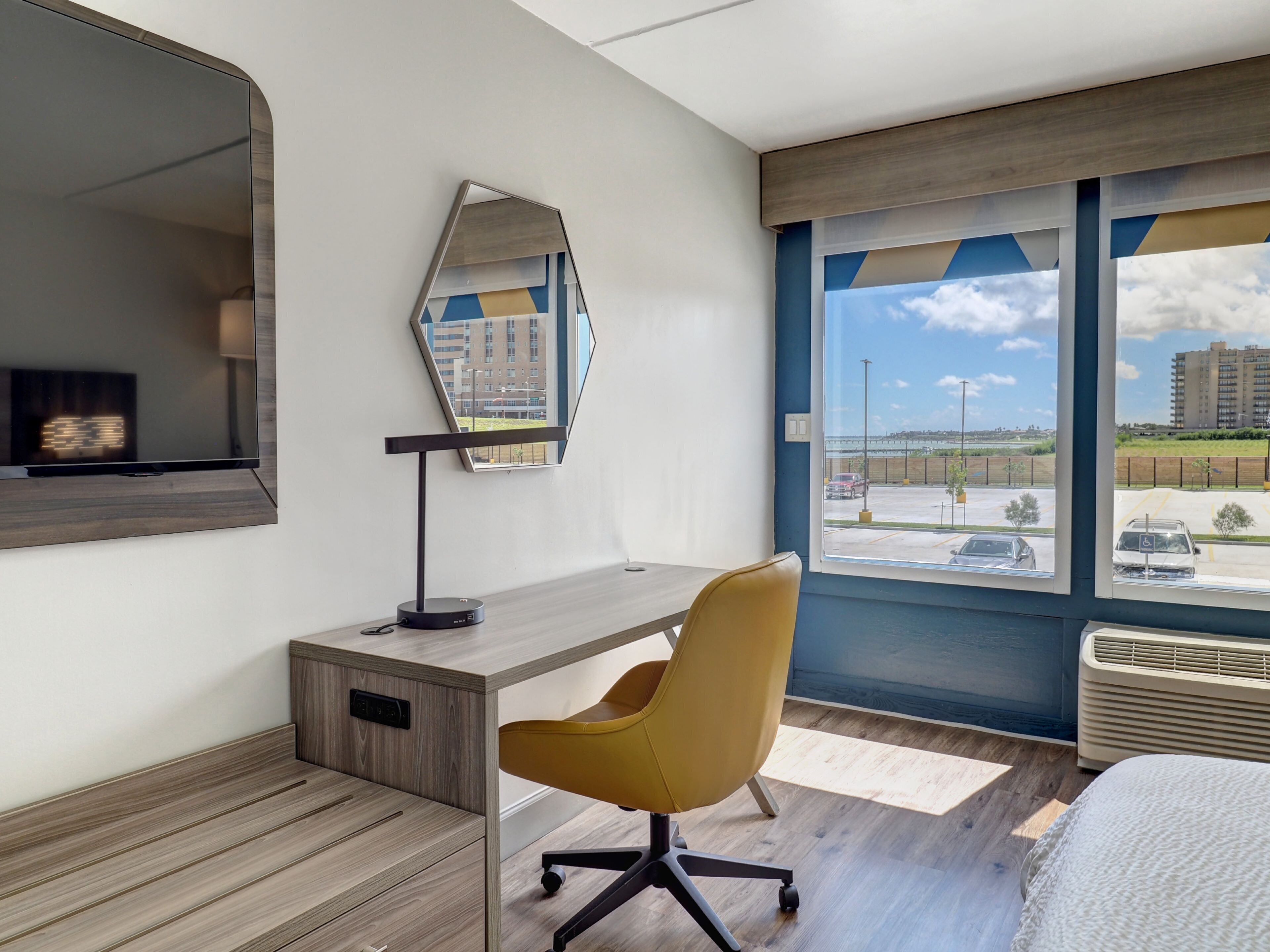 Holiday Inn Express Corpus Christi - Beachfront