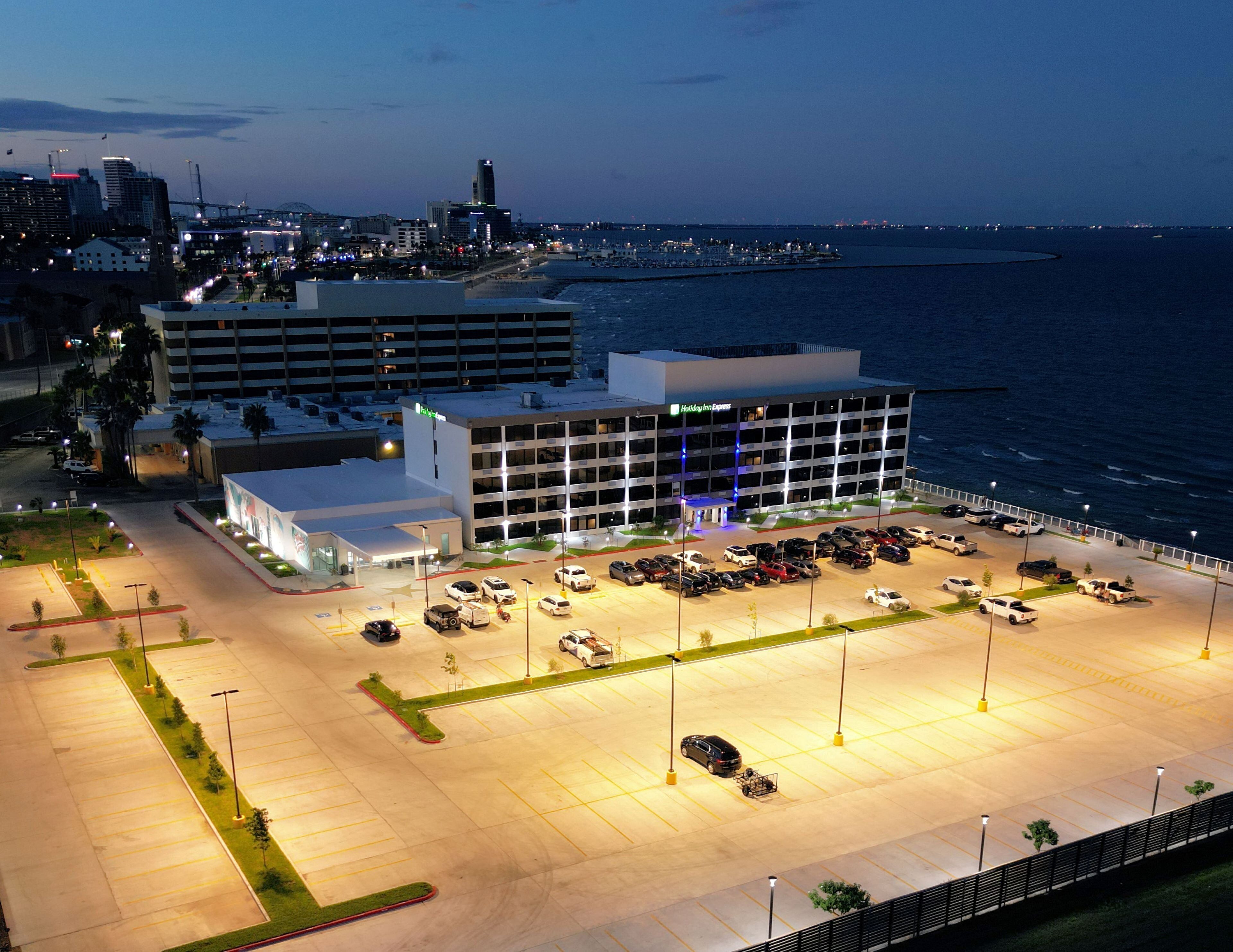 Holiday Inn Express Corpus Christi - Beachfront
