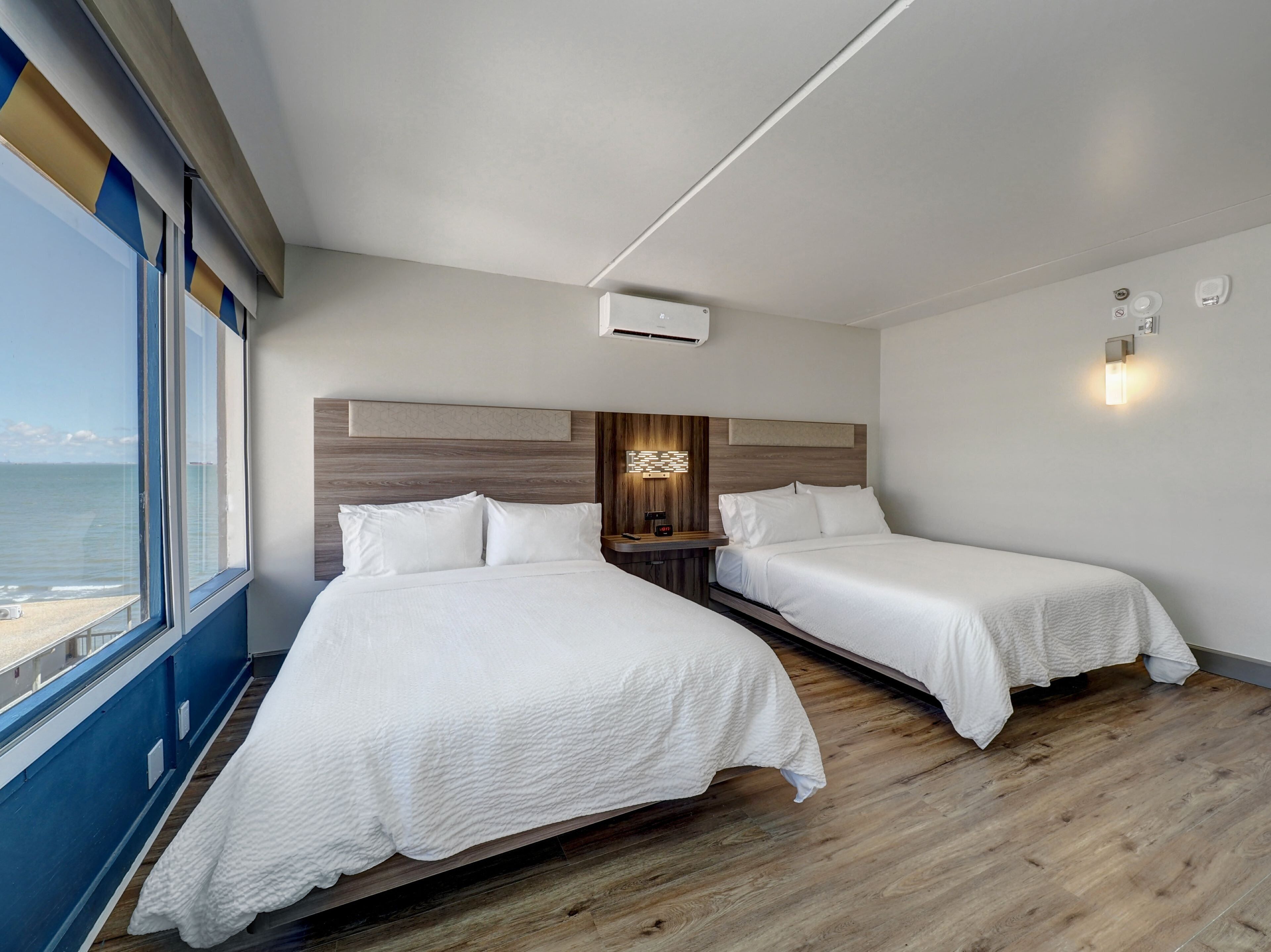 Holiday Inn Express Corpus Christi - Beachfront