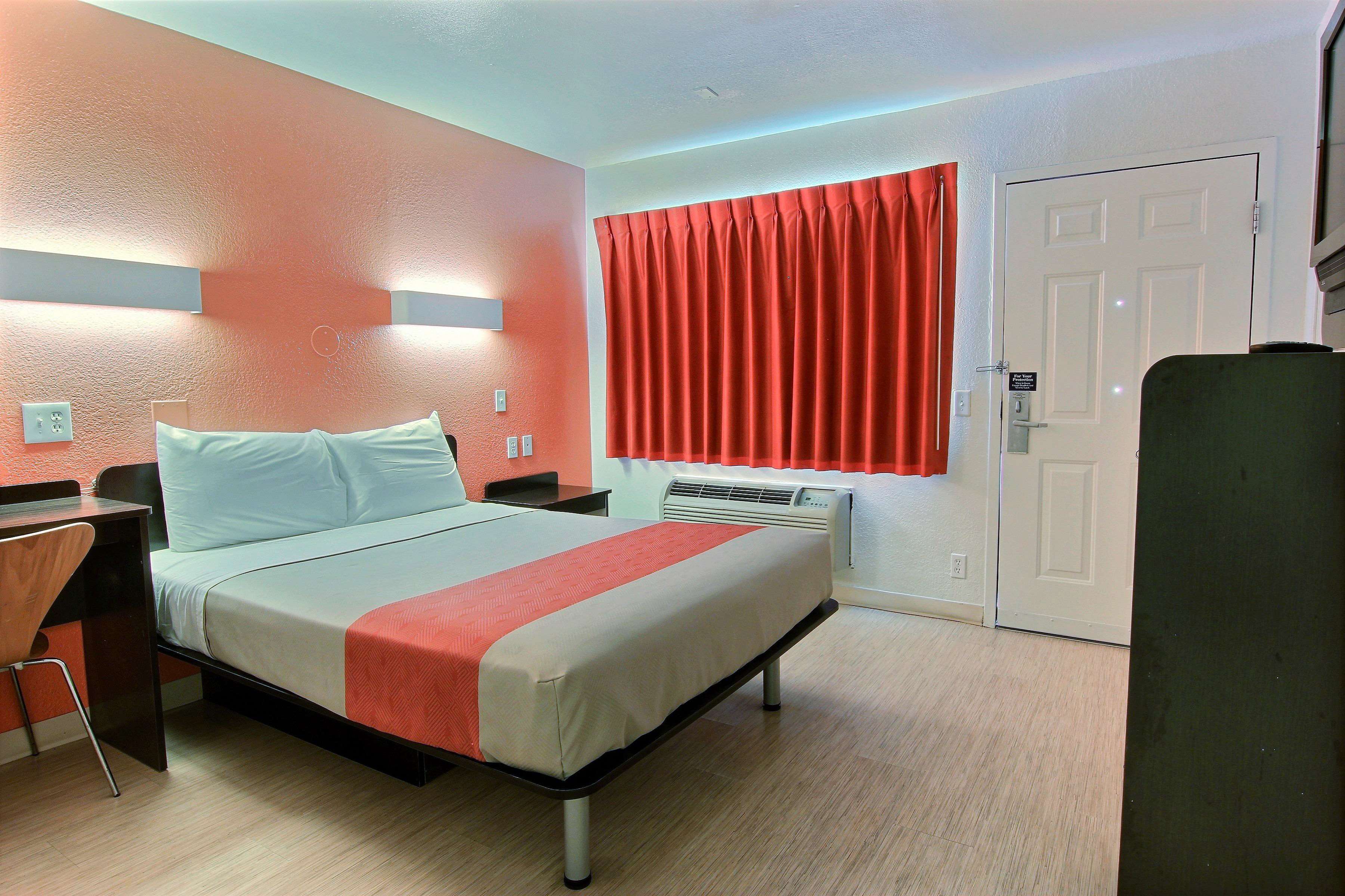 Motel 6 Corpus Christi East - North Padre