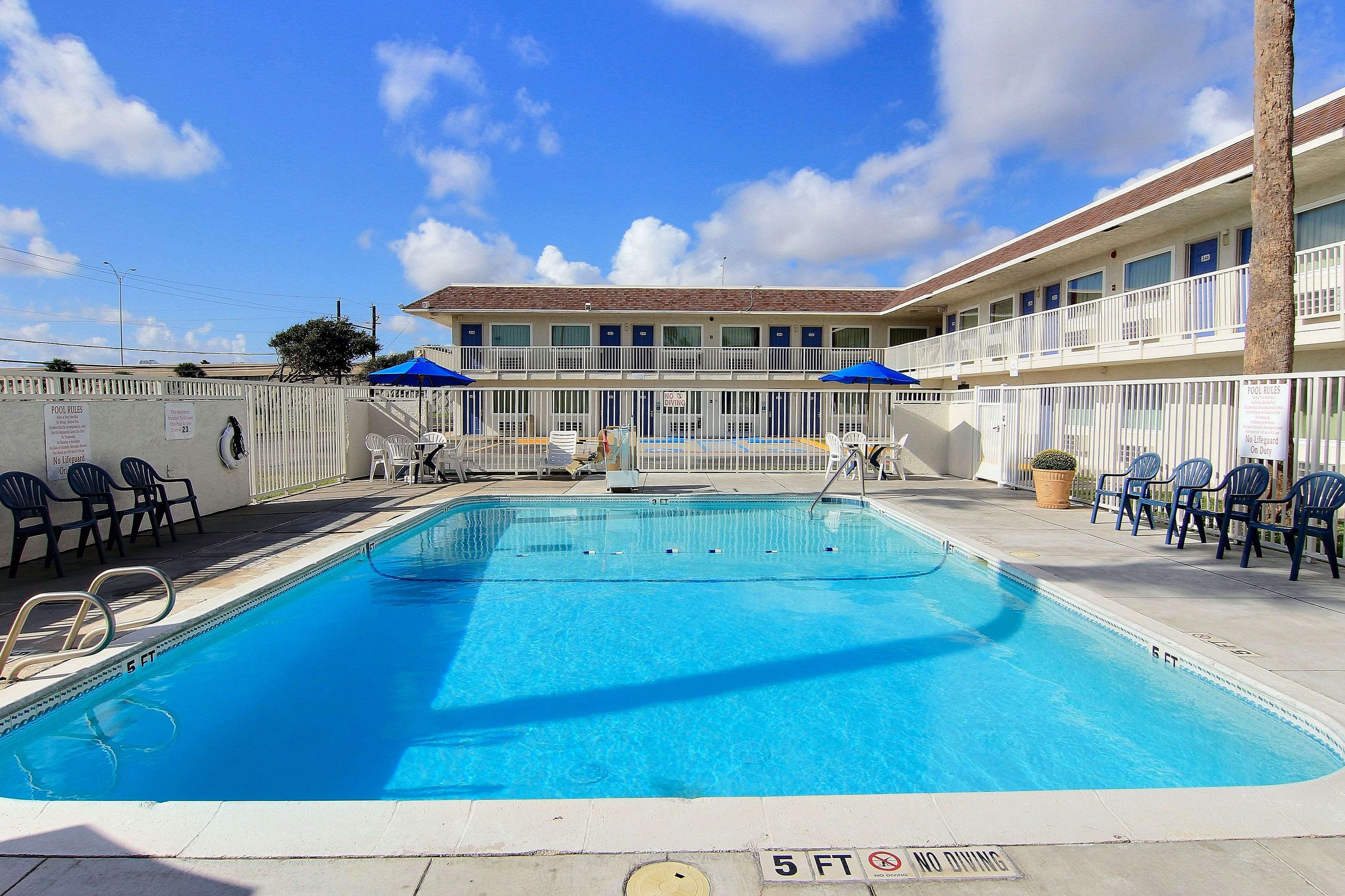 Motel 6 Corpus Christi East - North Padre