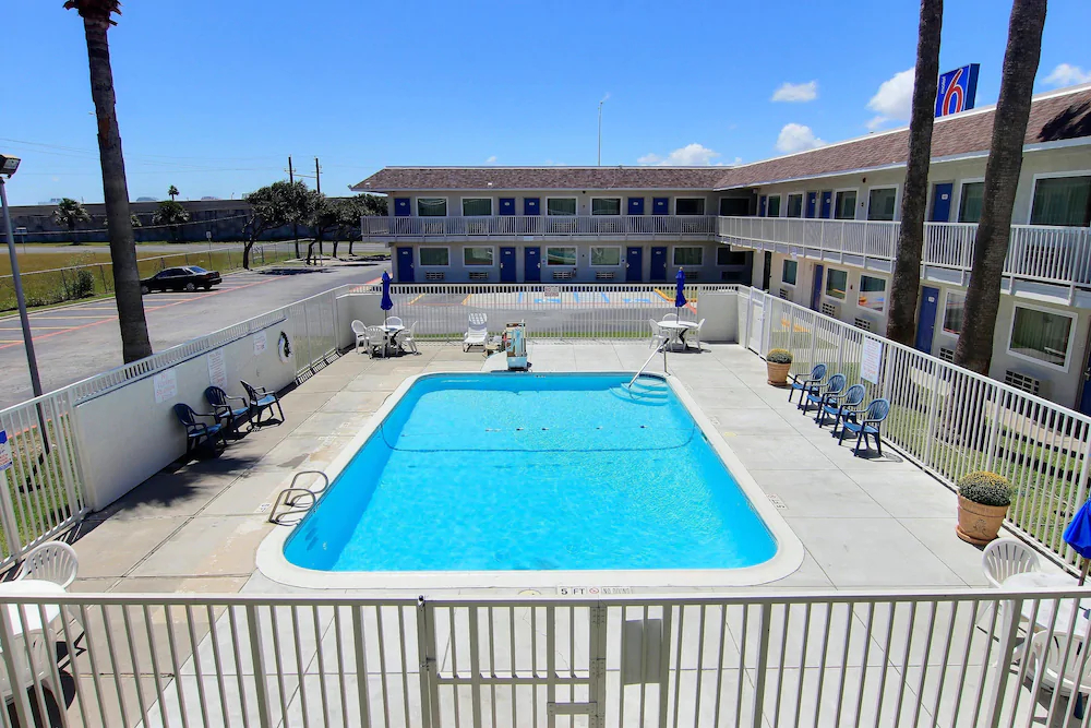 Motel 6 Corpus Christi East - North Padre