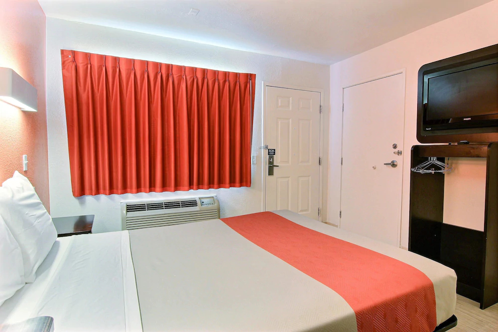 Motel 6 Corpus Christi East - North Padre