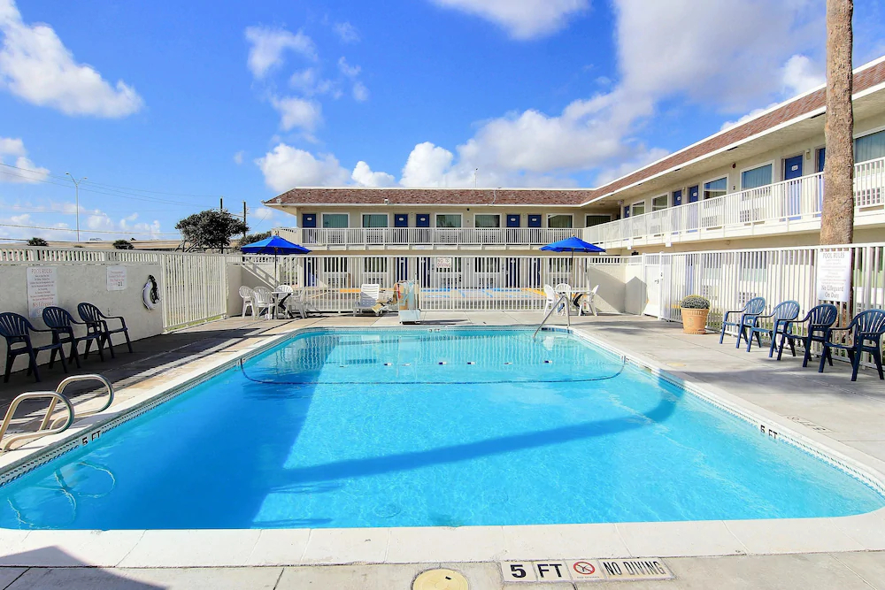 Motel 6 Corpus Christi East - North Padre