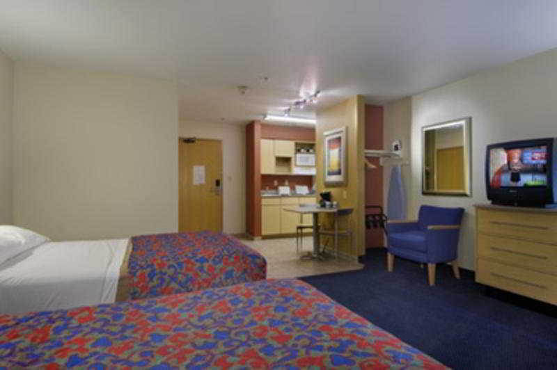 Red Roof Inn & Suites Corpus Christi