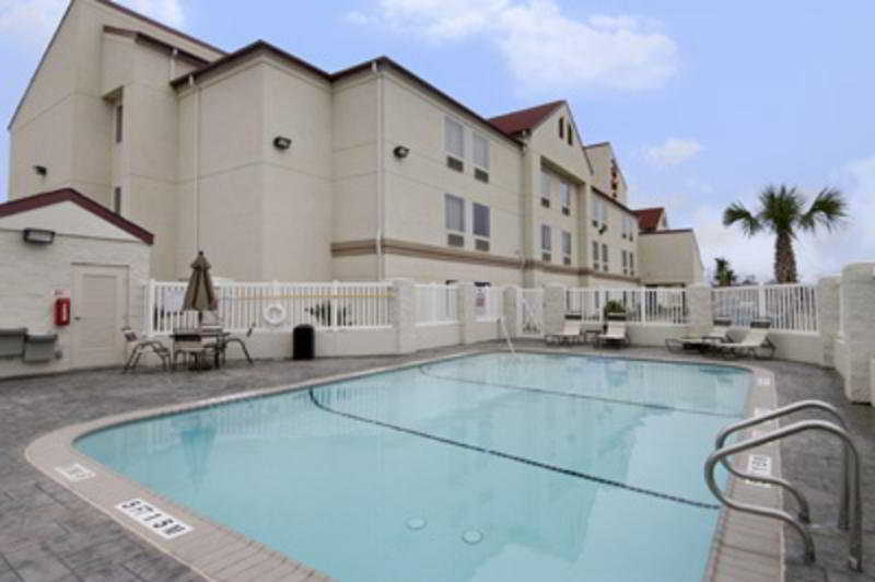 Red Roof Inn & Suites Corpus Christi