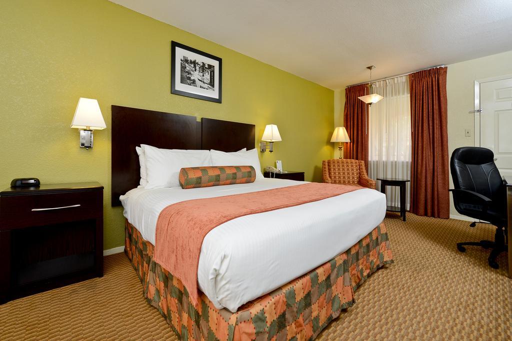 Super 8 by Wyndham Corpus Christi Northwest