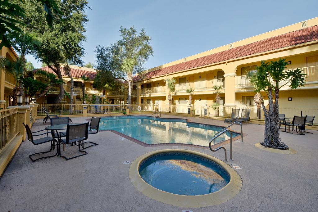 Super 8 by Wyndham Corpus Christi Northwest