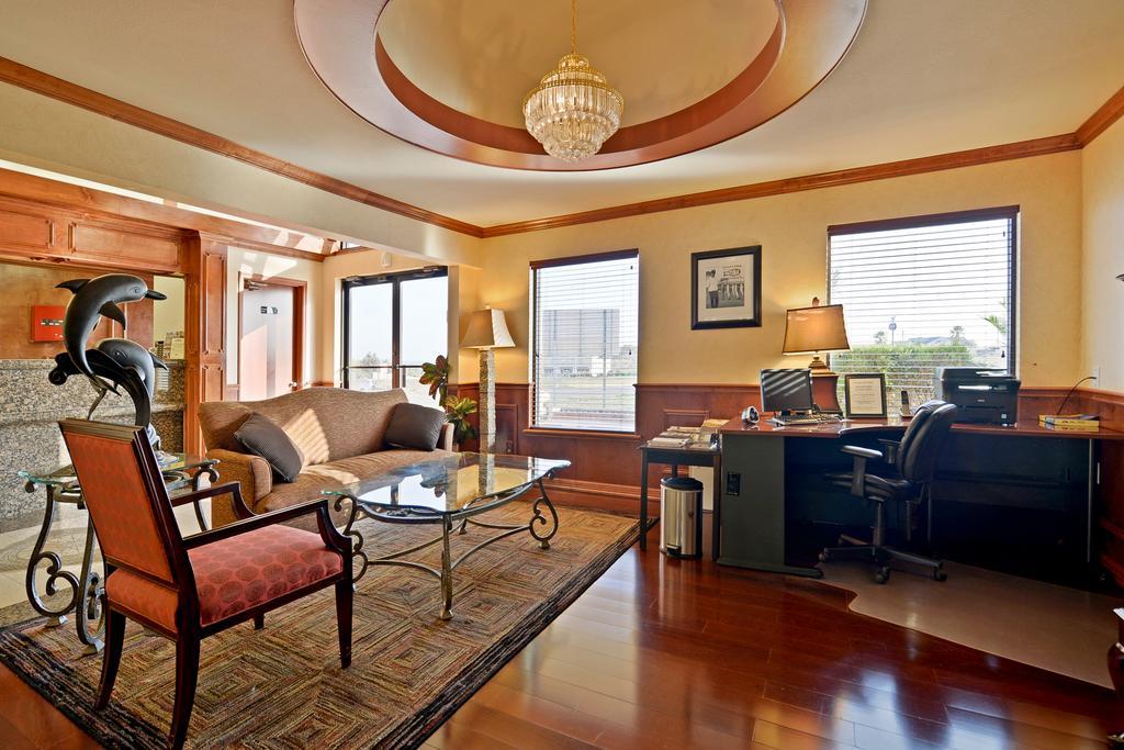 Super 8 by Wyndham Corpus Christi Northwest