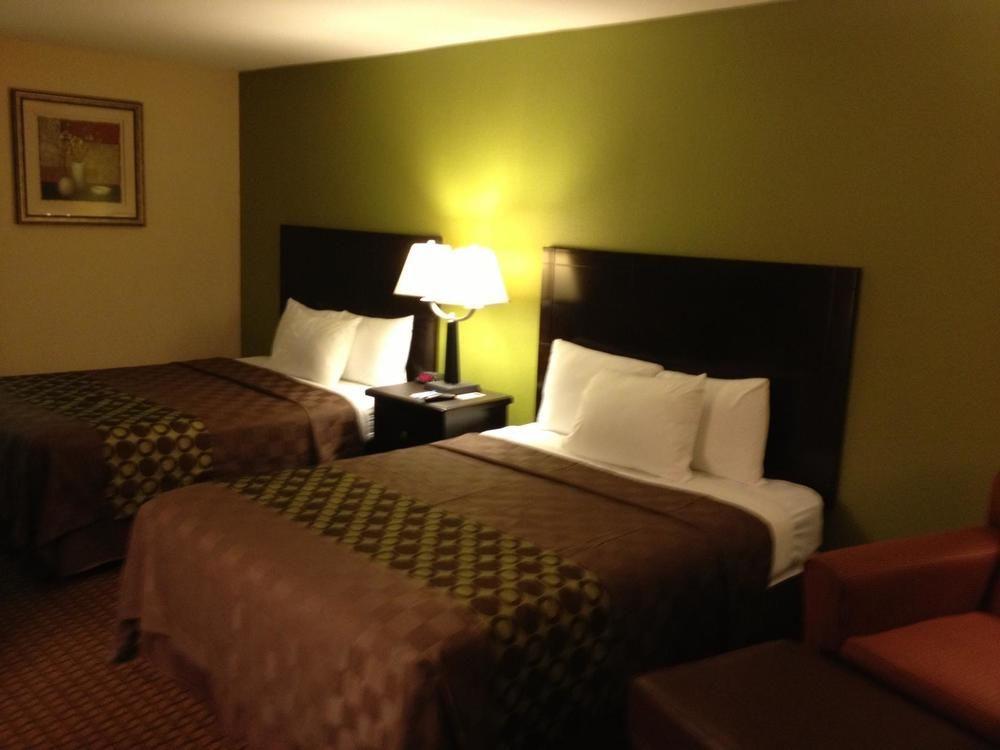 Rodeway Inn & Suites
