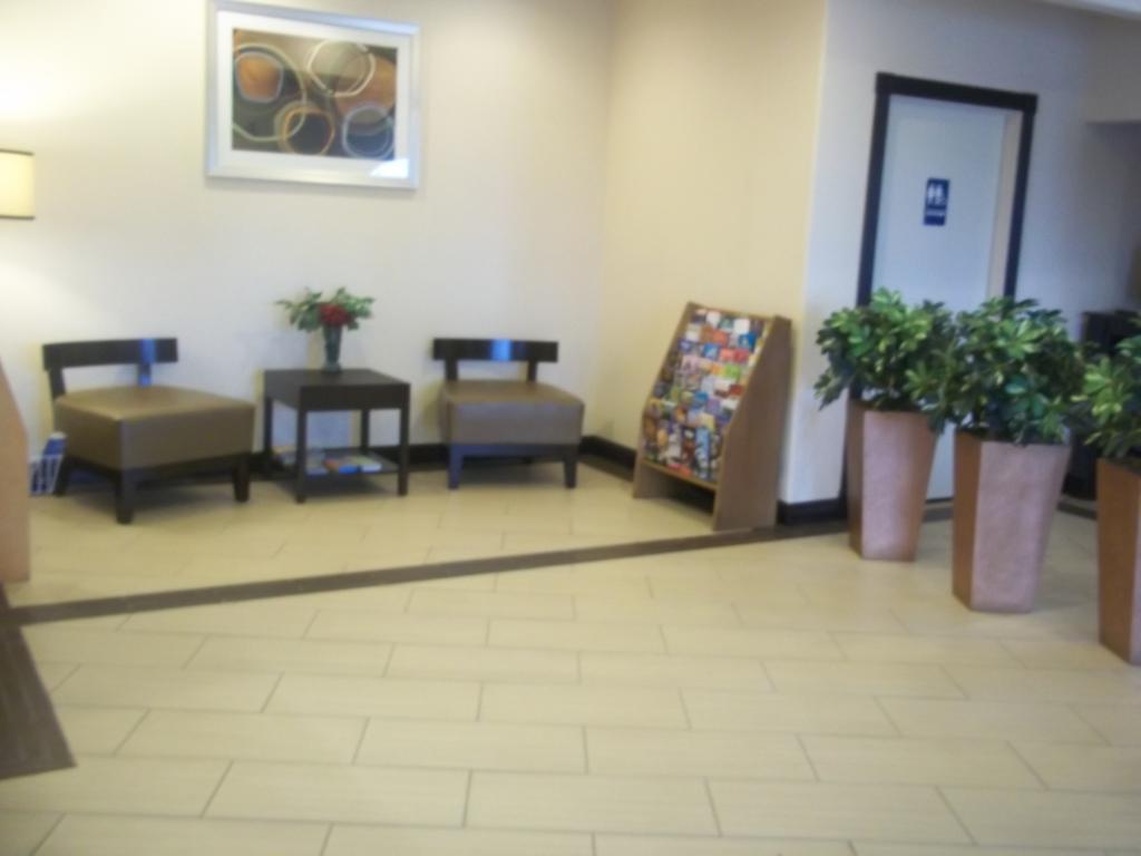Rodeway Inn & Suites
