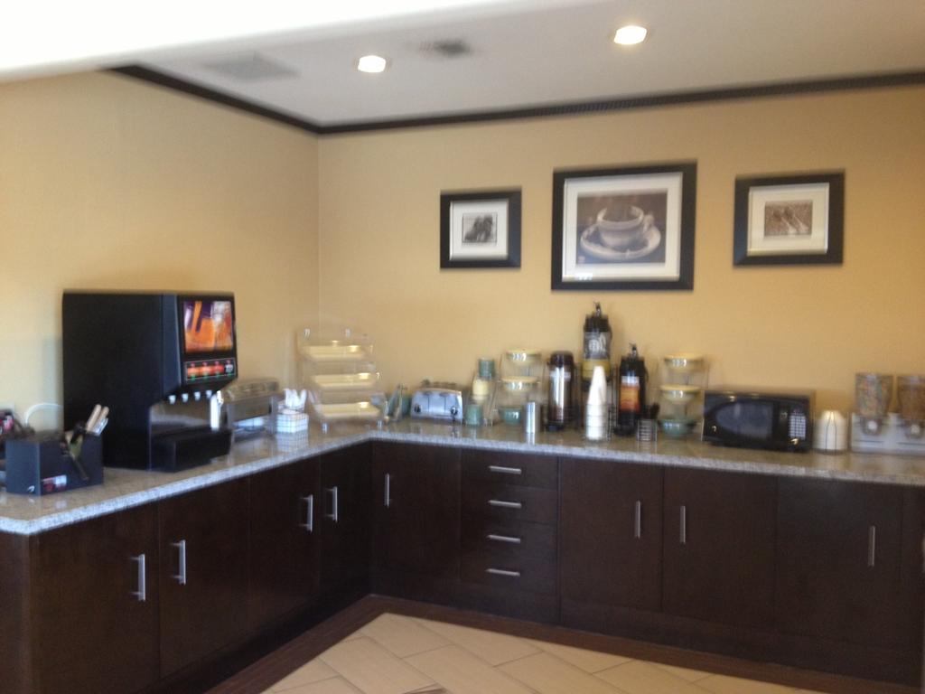 Rodeway Inn & Suites