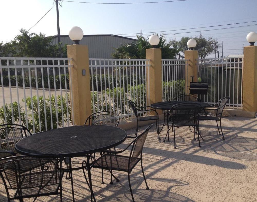 Rodeway Inn & Suites