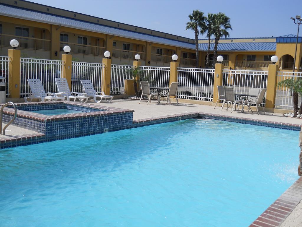 Rodeway Inn & Suites