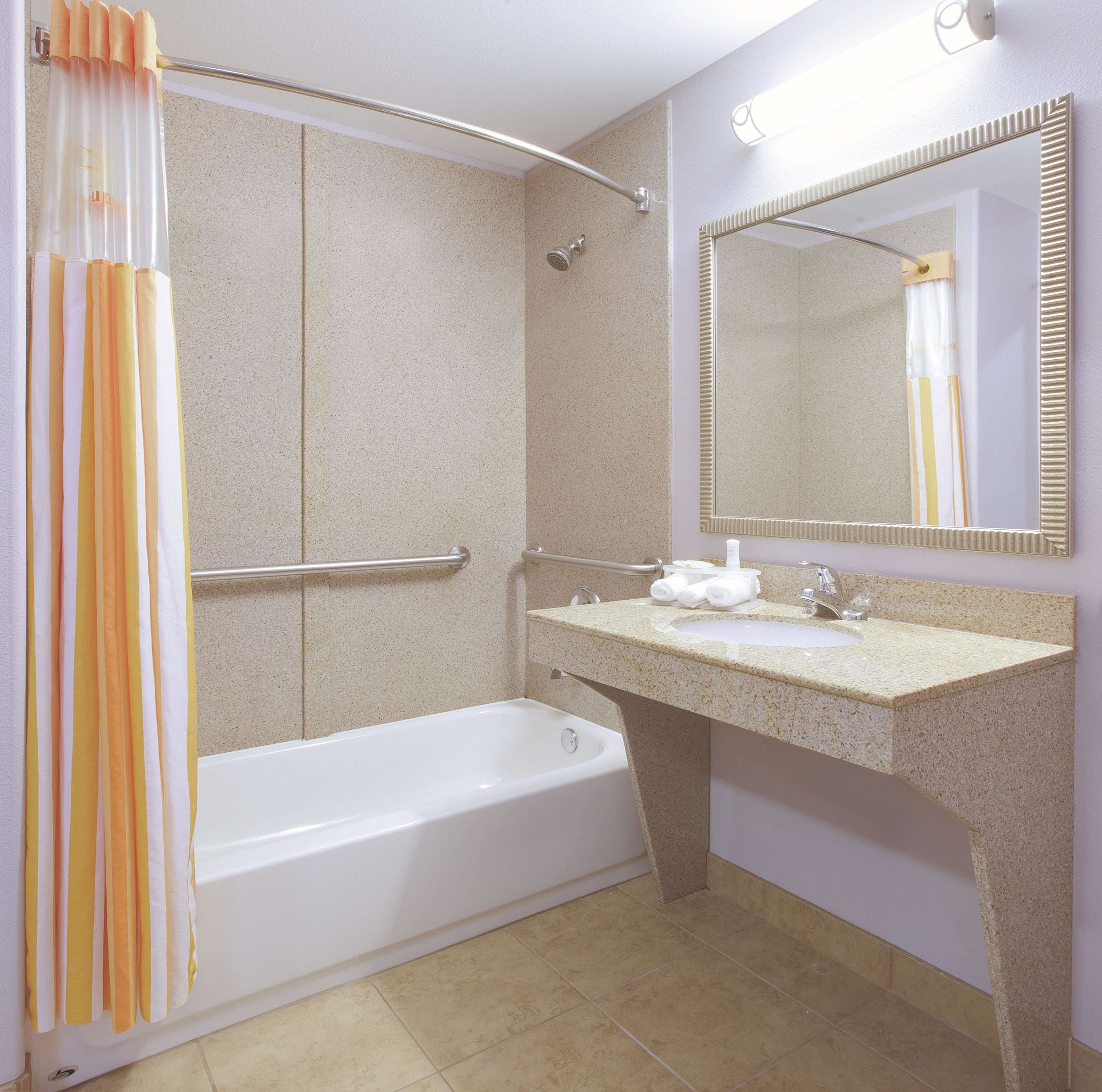 La Quinta Inn & Suites by Wyndham Corsicana
