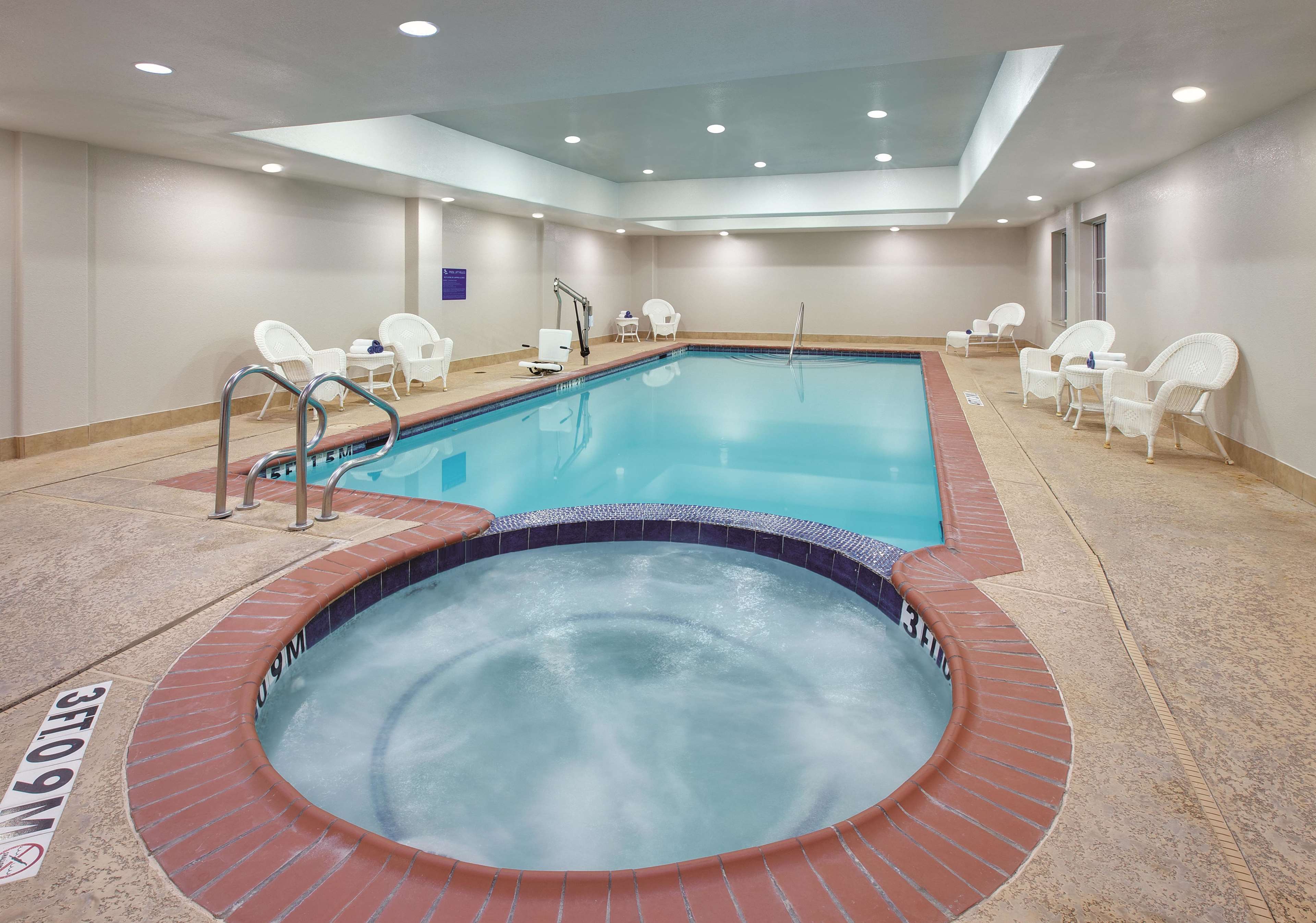La Quinta Inn & Suites by Wyndham Corsicana