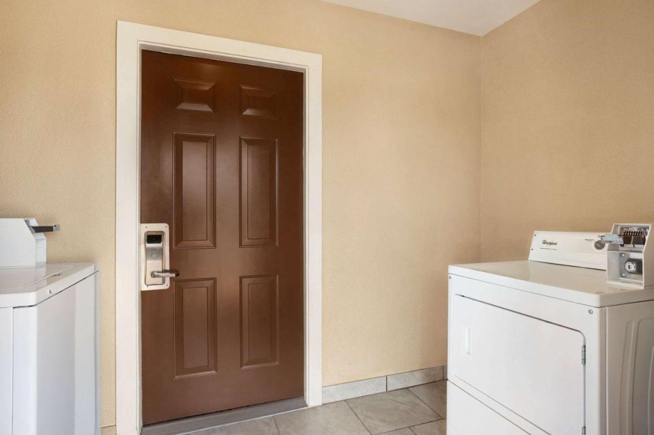 Super 8 by Wyndham Corsicana