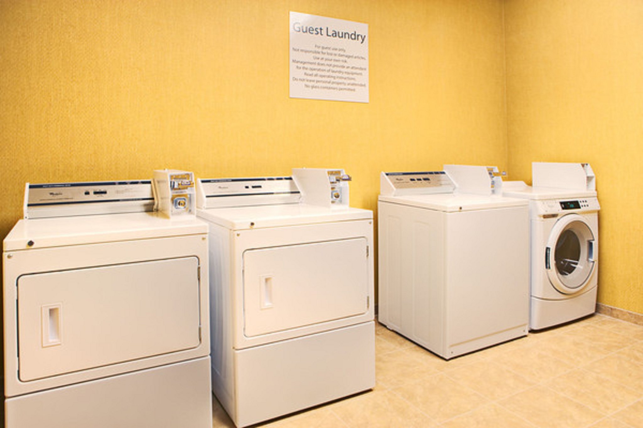 Holiday Inn Express Hotel & Suites Cotulla